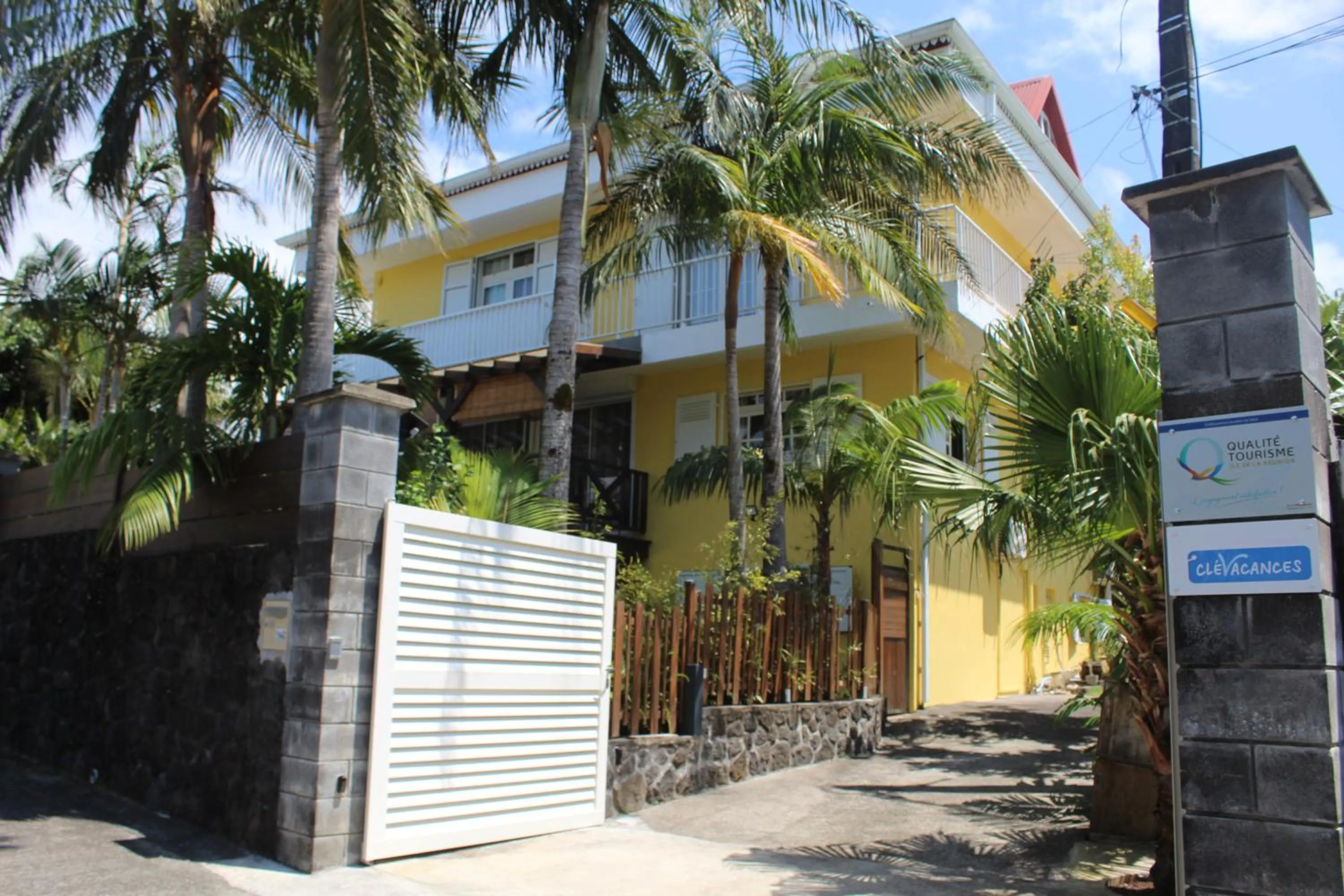 Property building in LE RUBINJO 2