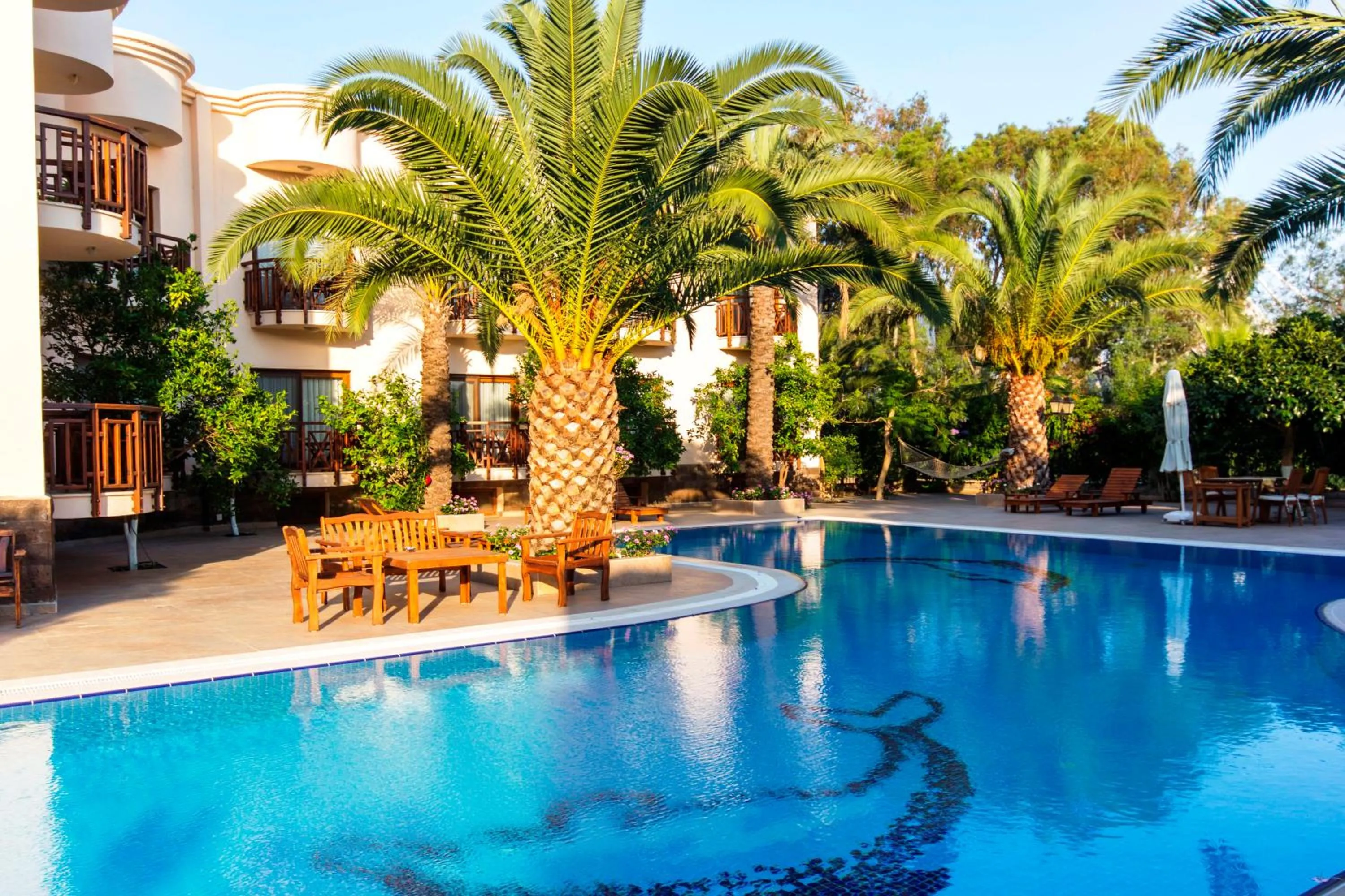 Swimming pool in Ipek Garden Palace Residence