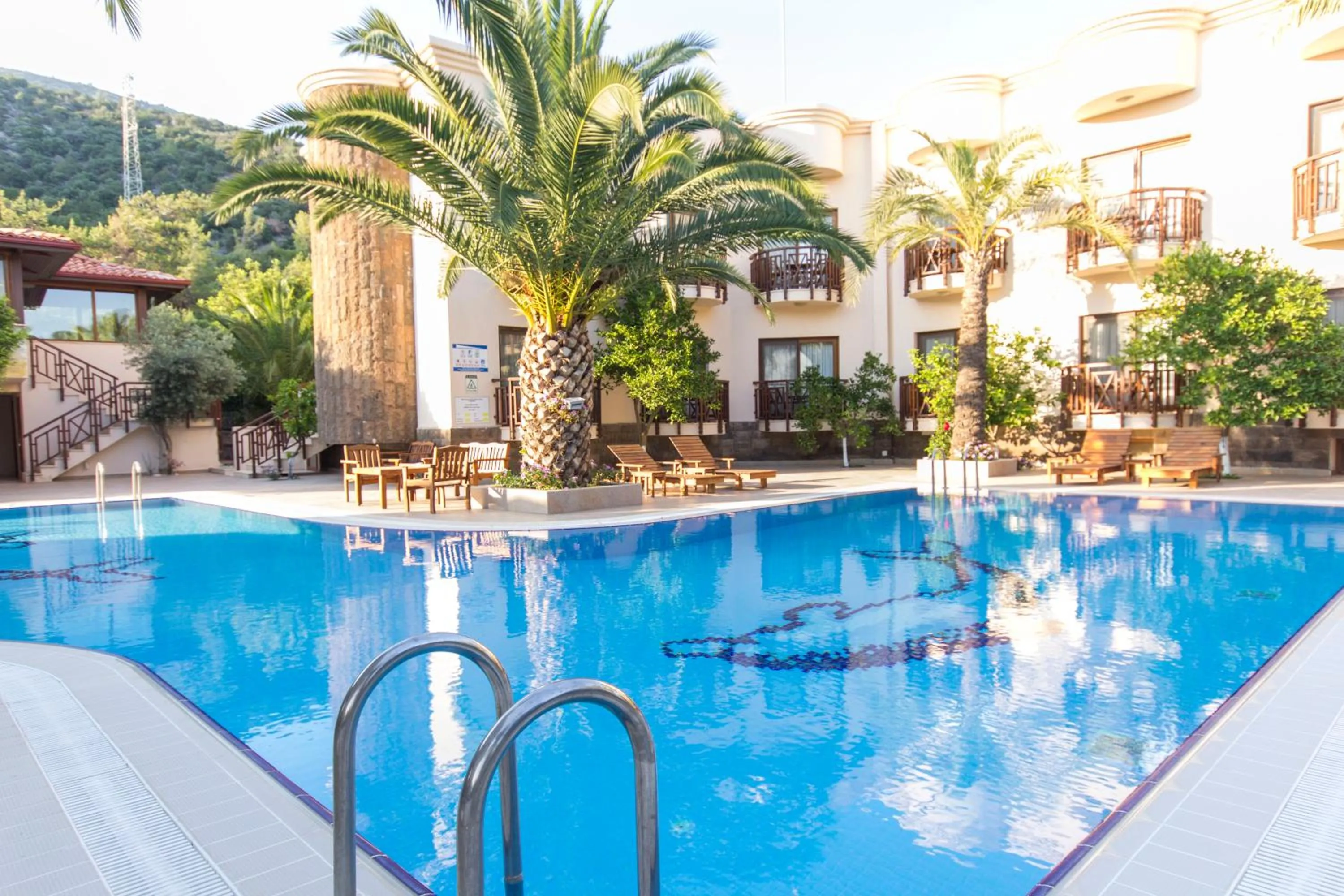 Swimming pool in Ipek Garden Palace Residence