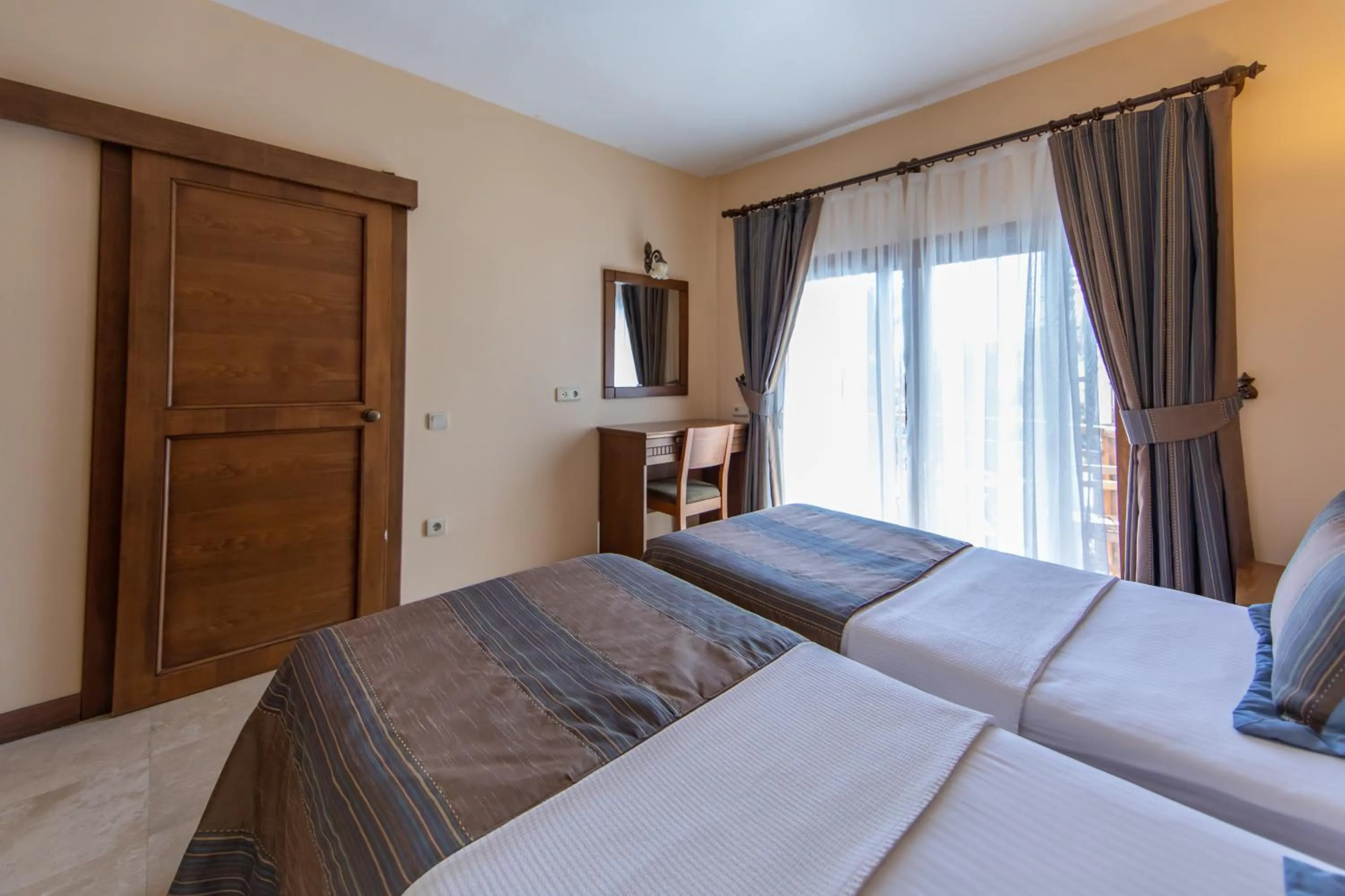 Bedroom, Bed in Ipek Garden Palace Residence