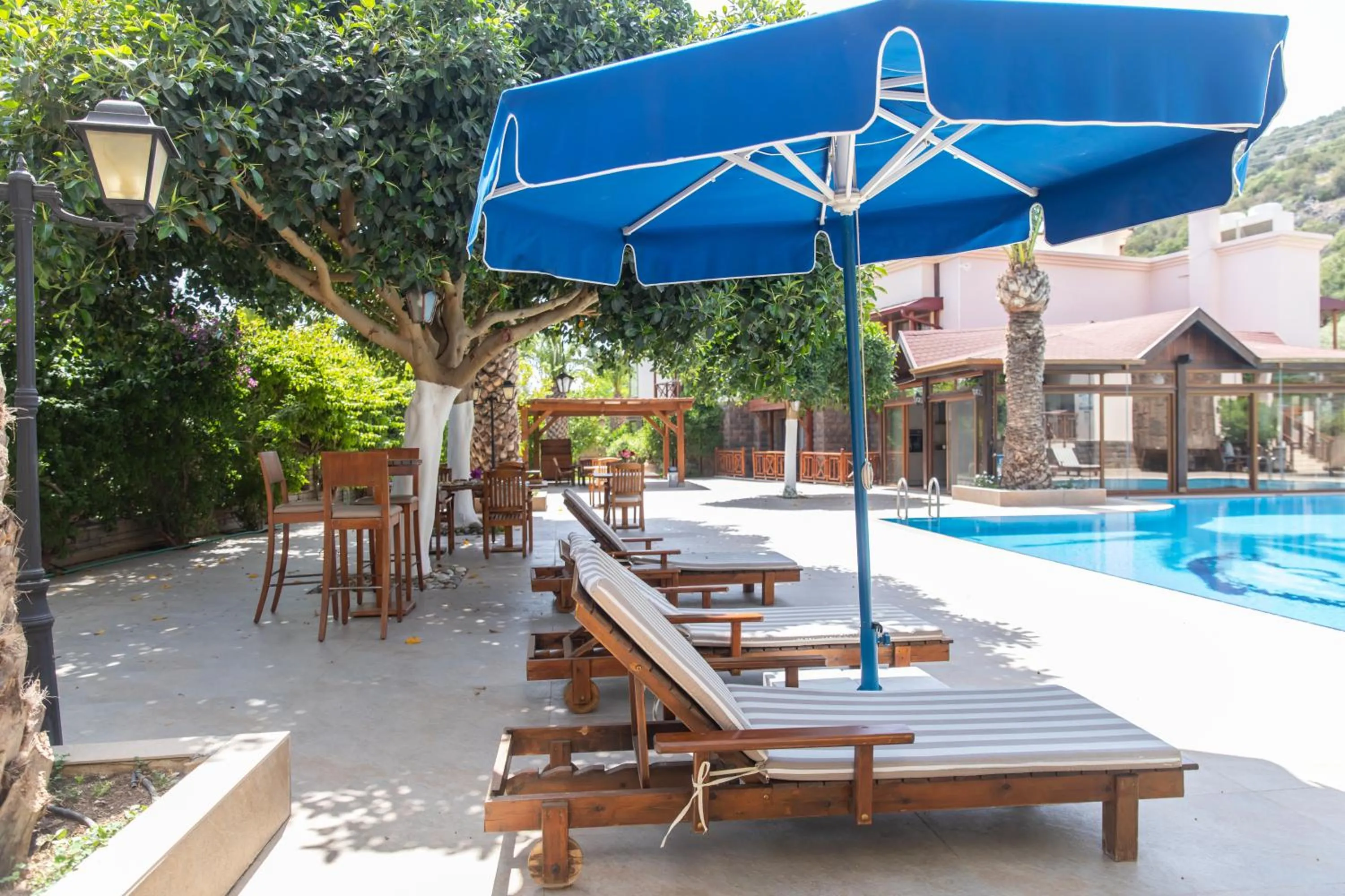 Swimming pool in Ipek Garden Palace Residence