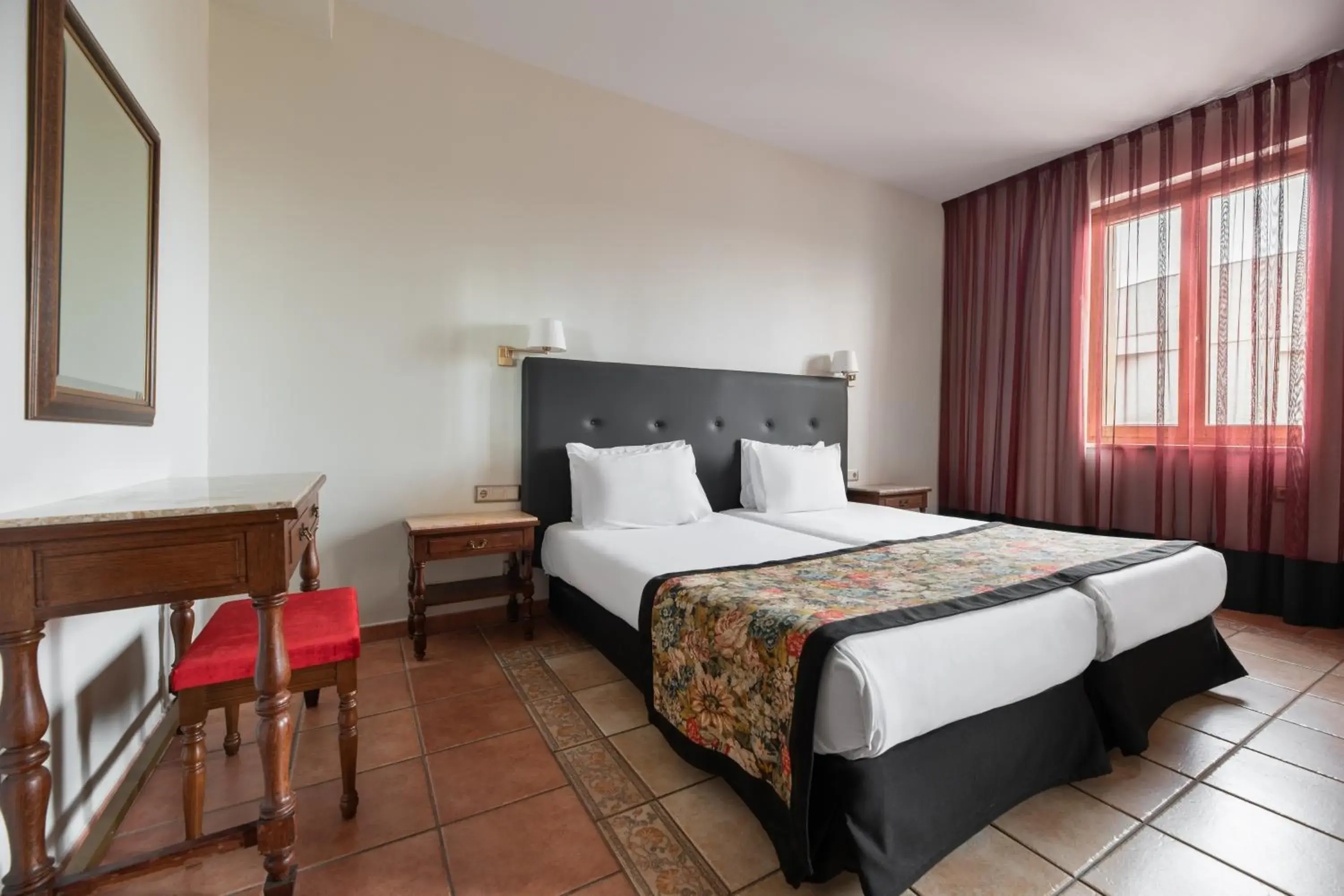 Bed in Exe Alfonso VIII Bed in Exe Alfonso VIII