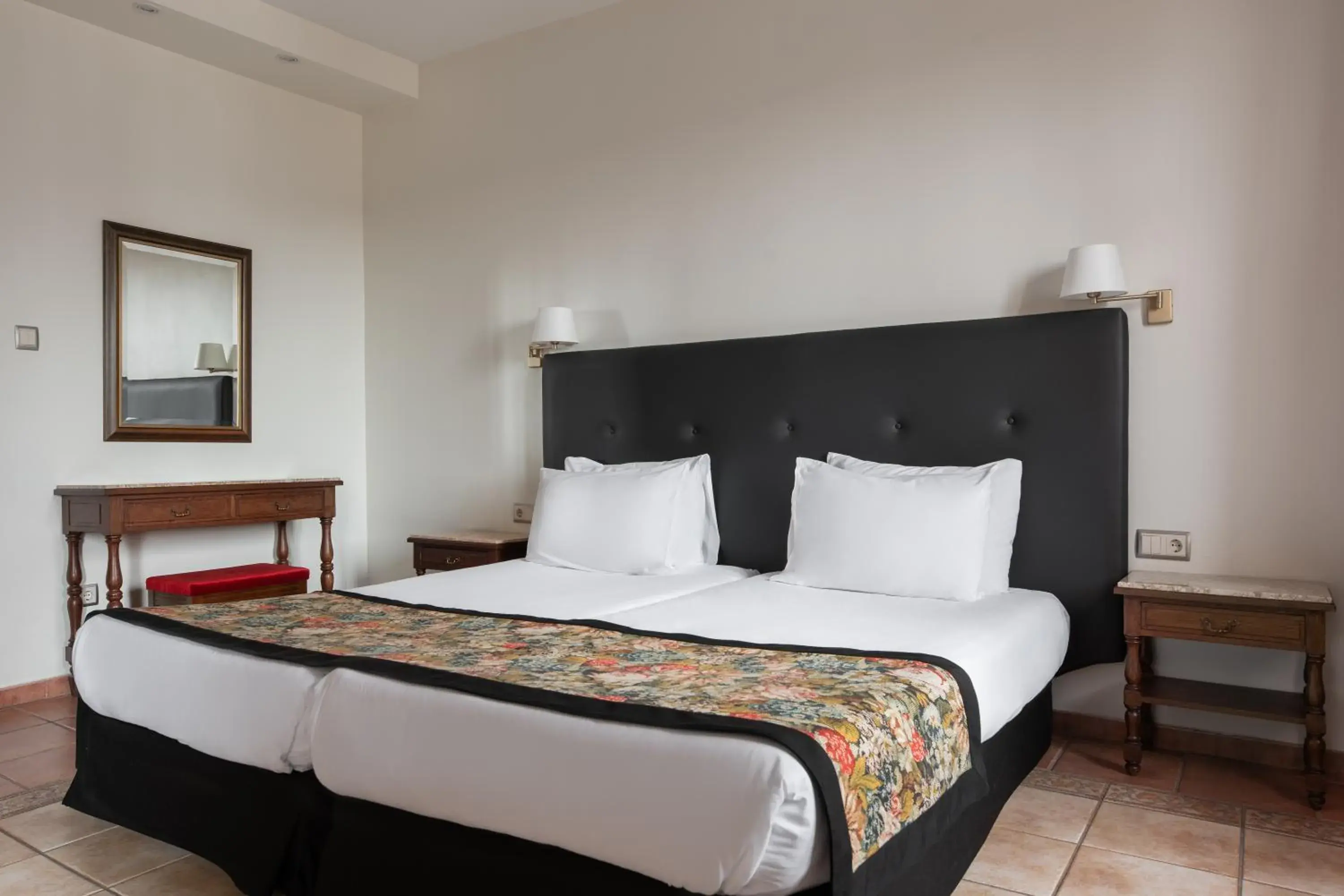 Bed in Exe Alfonso VIII Bed in Exe Alfonso VIII