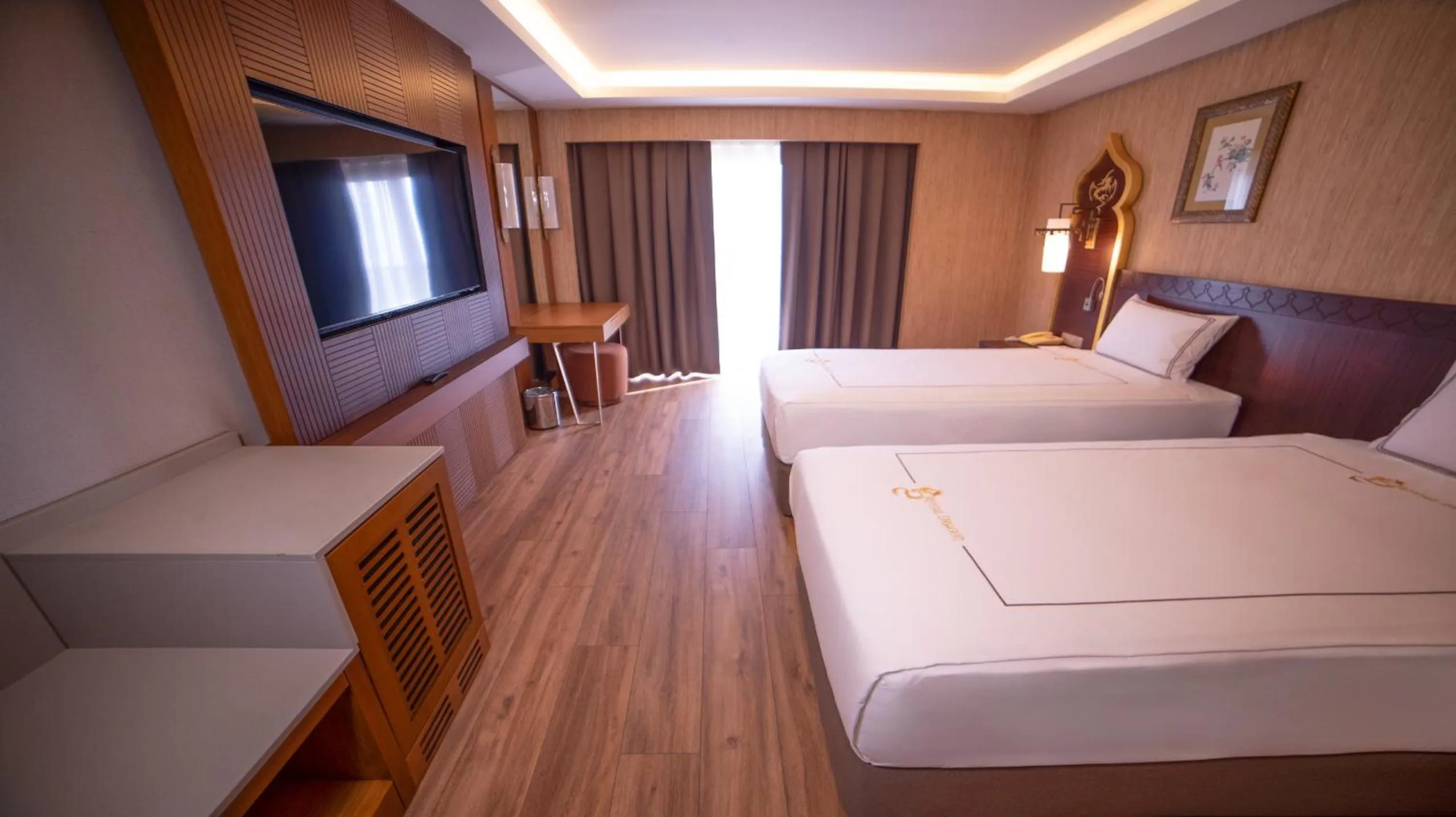 Bedroom, Bed in Royal Dragon Hotel