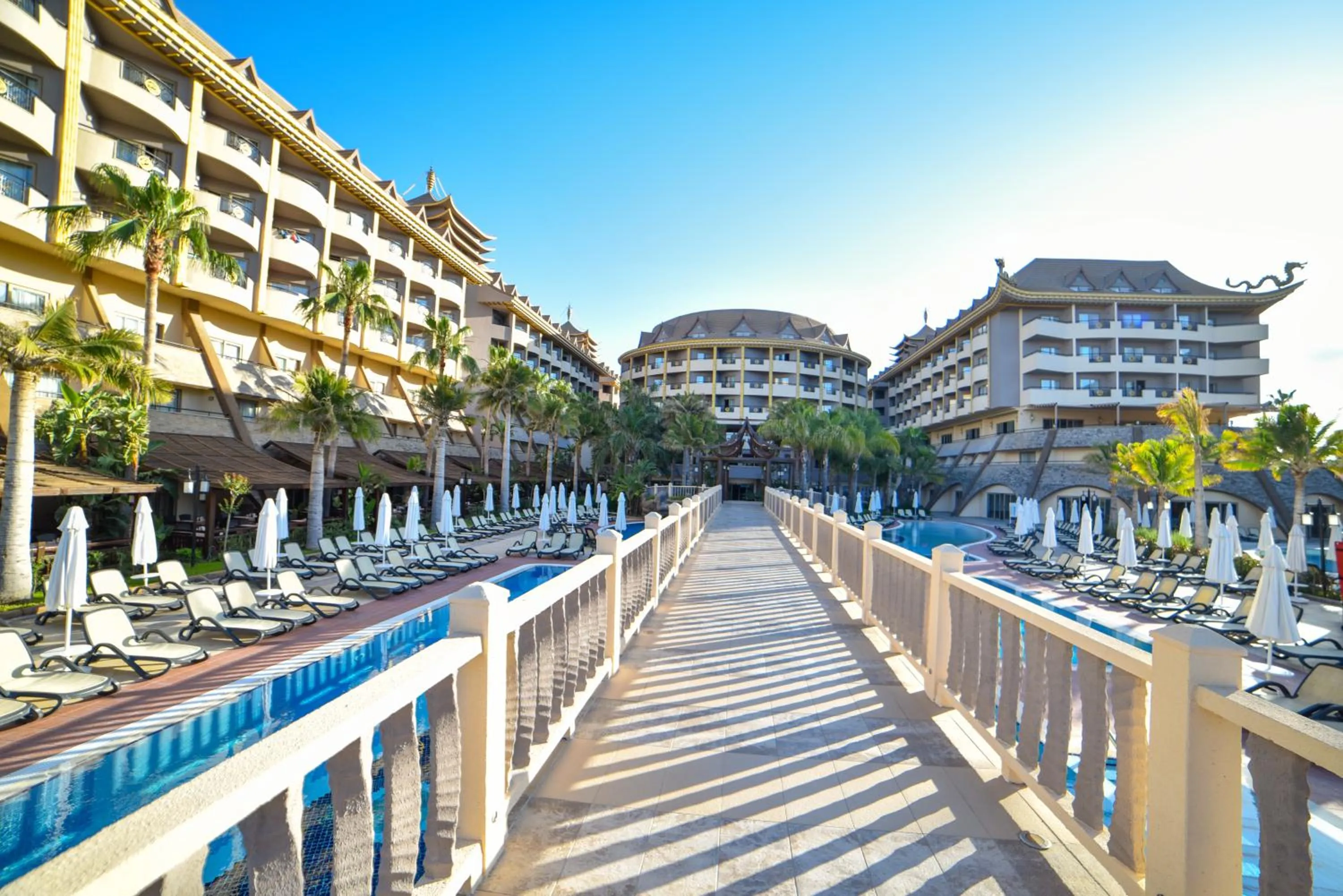 Swimming pool in Royal Dragon Hotel
