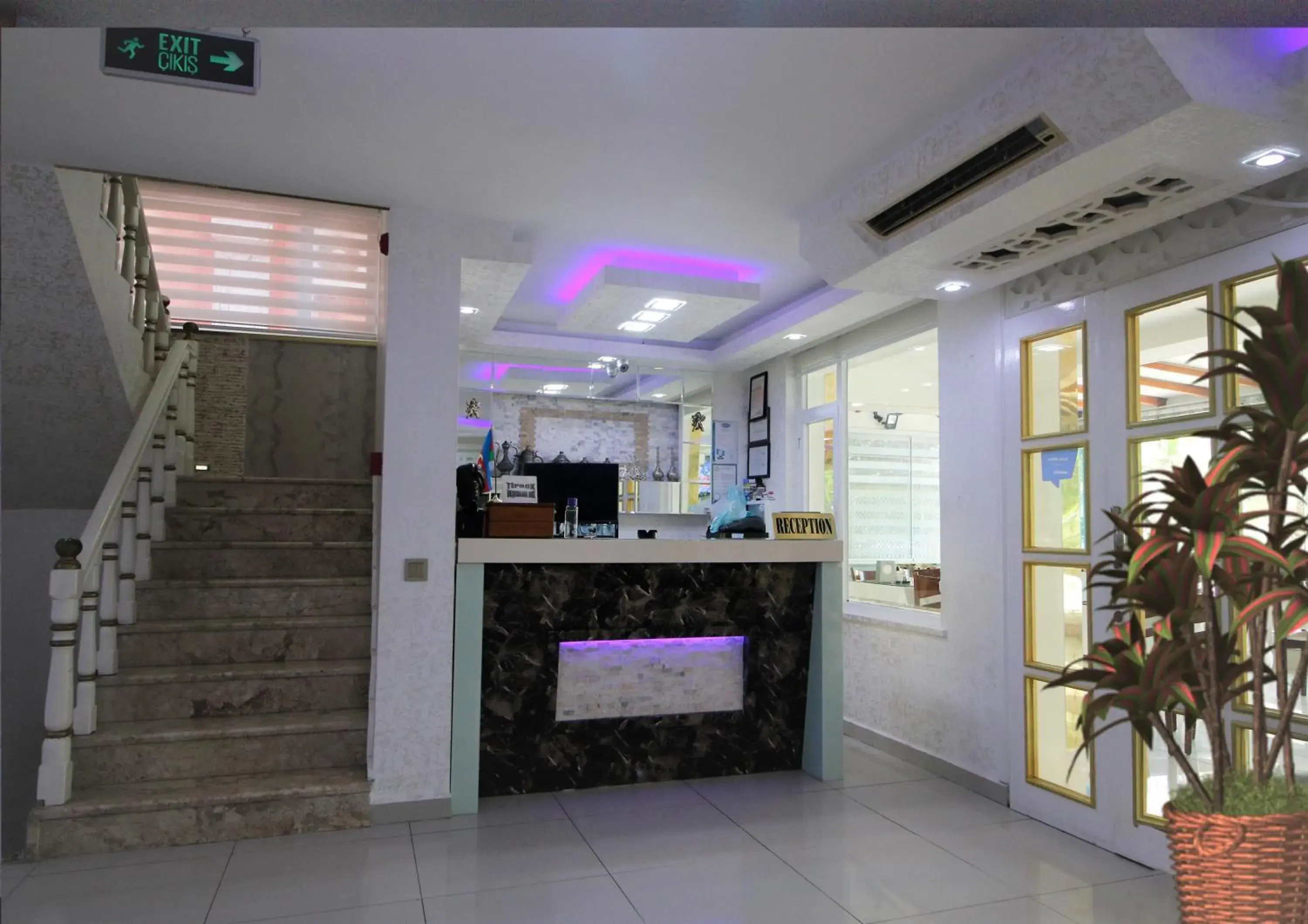 Lobby or reception in Behram Hotel