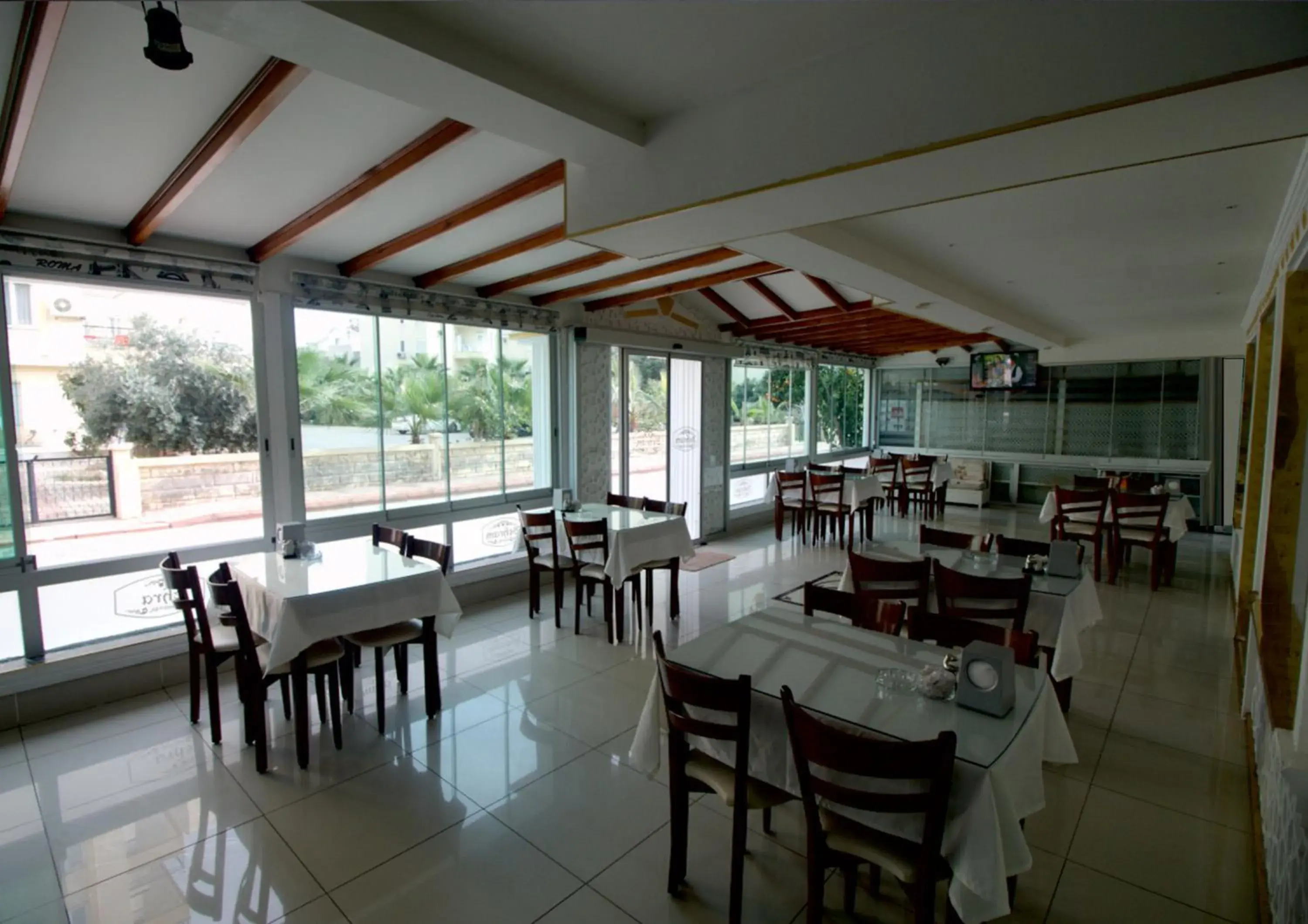 Lobby or reception, Restaurant/Places to Eat in Behram Hotel