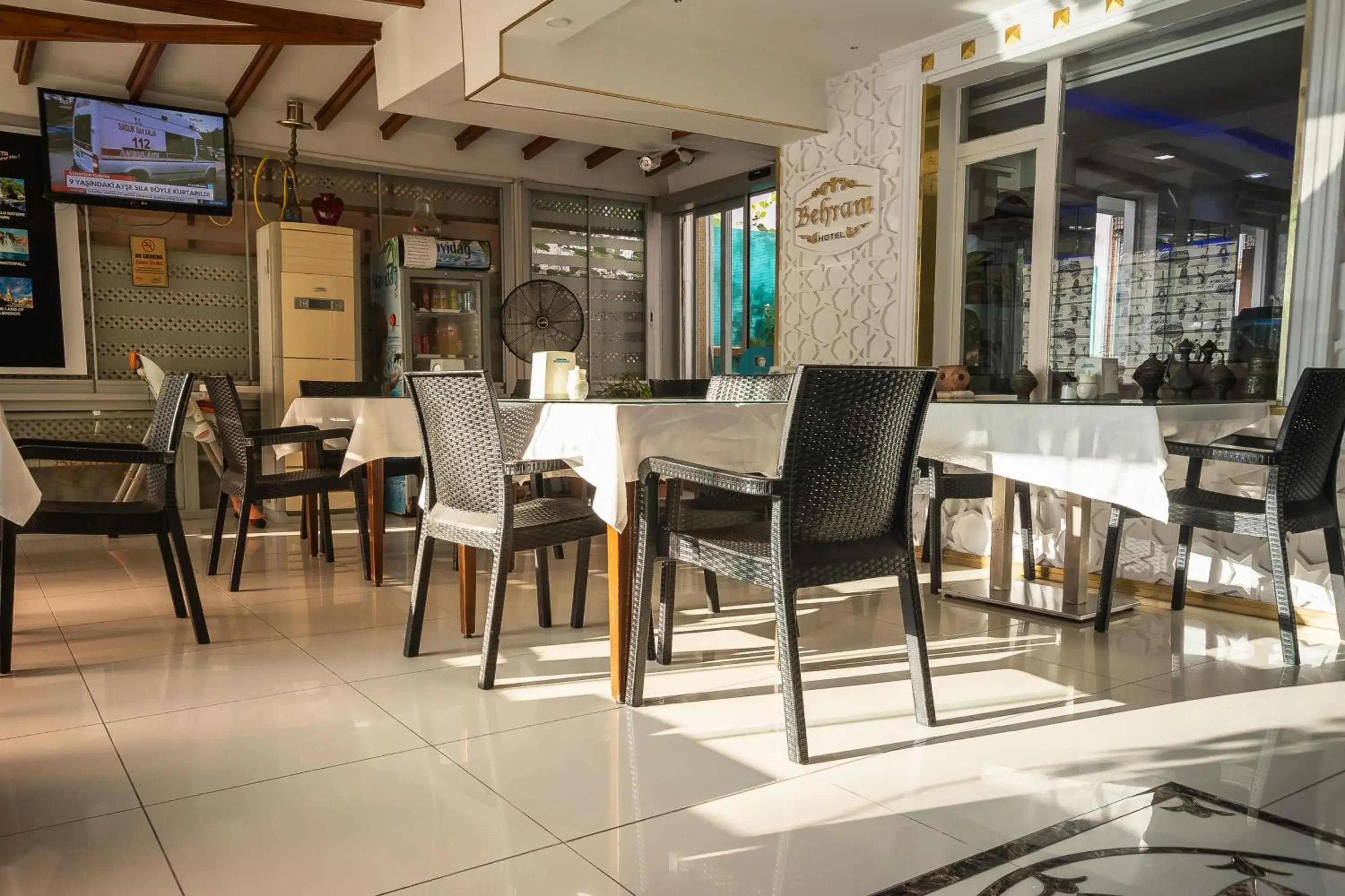 Restaurant/places to eat in Behram Hotel Restaurant/places to eat in Behram Hotel