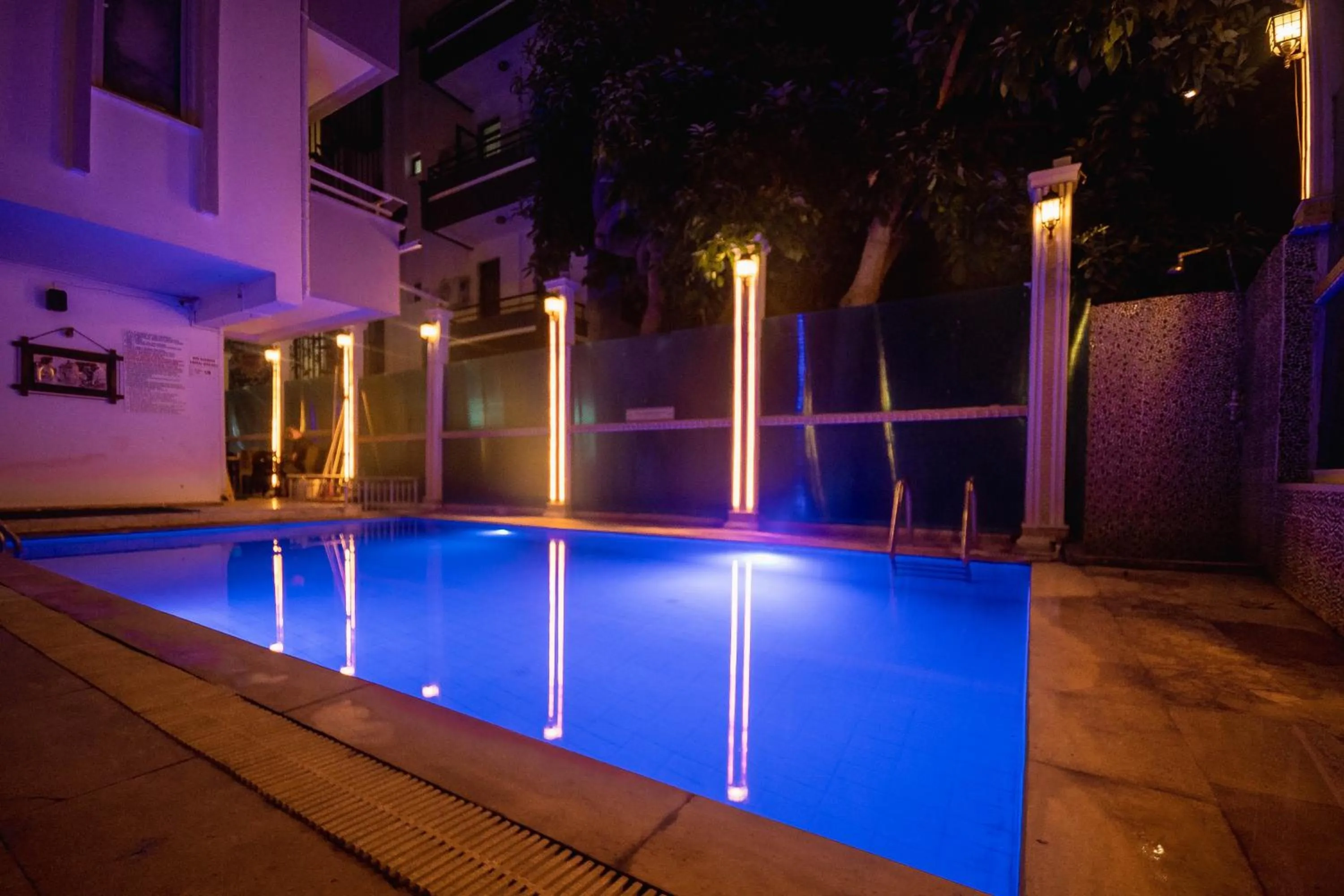 Pool view in Behram Hotel