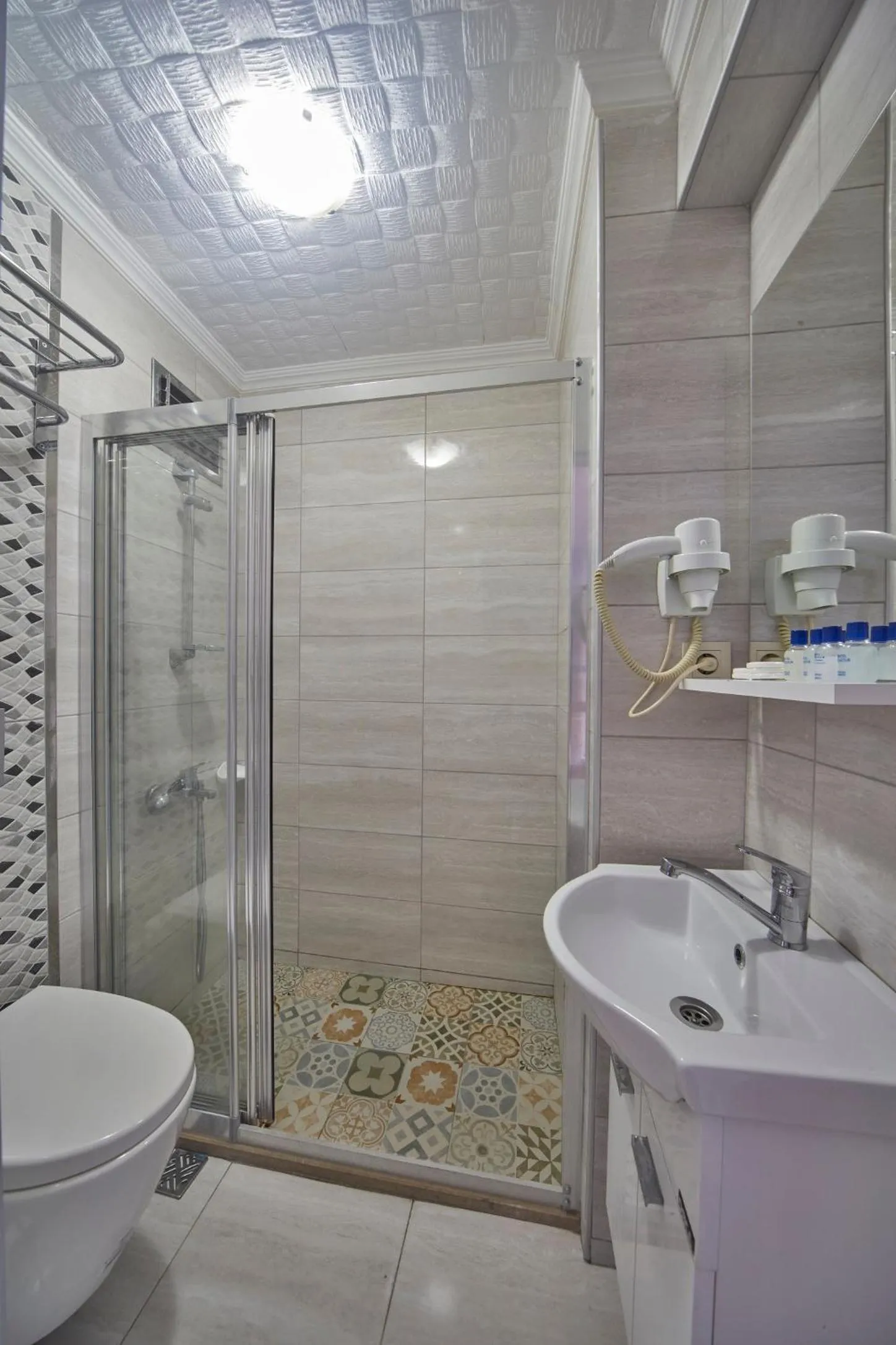 Shower in Hotel Akcinar