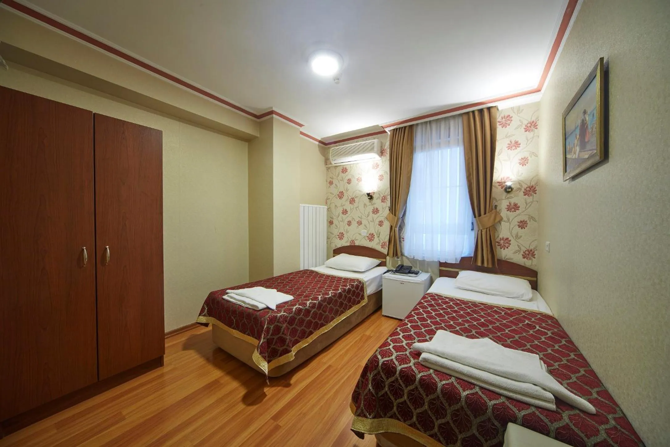 Photo of the whole room, Bed in Hotel Akcinar