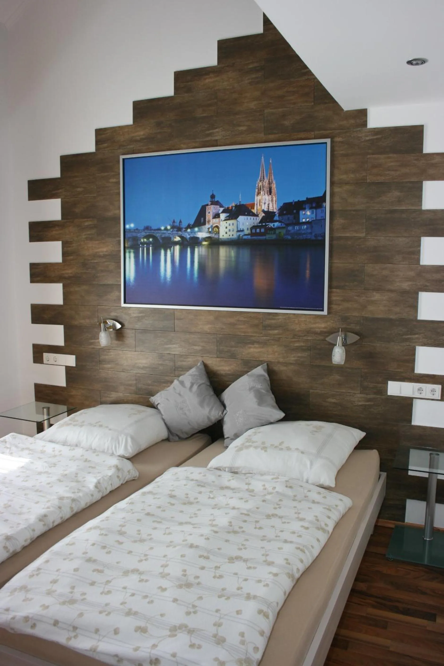 Bed in Hotel Am Donaubogen