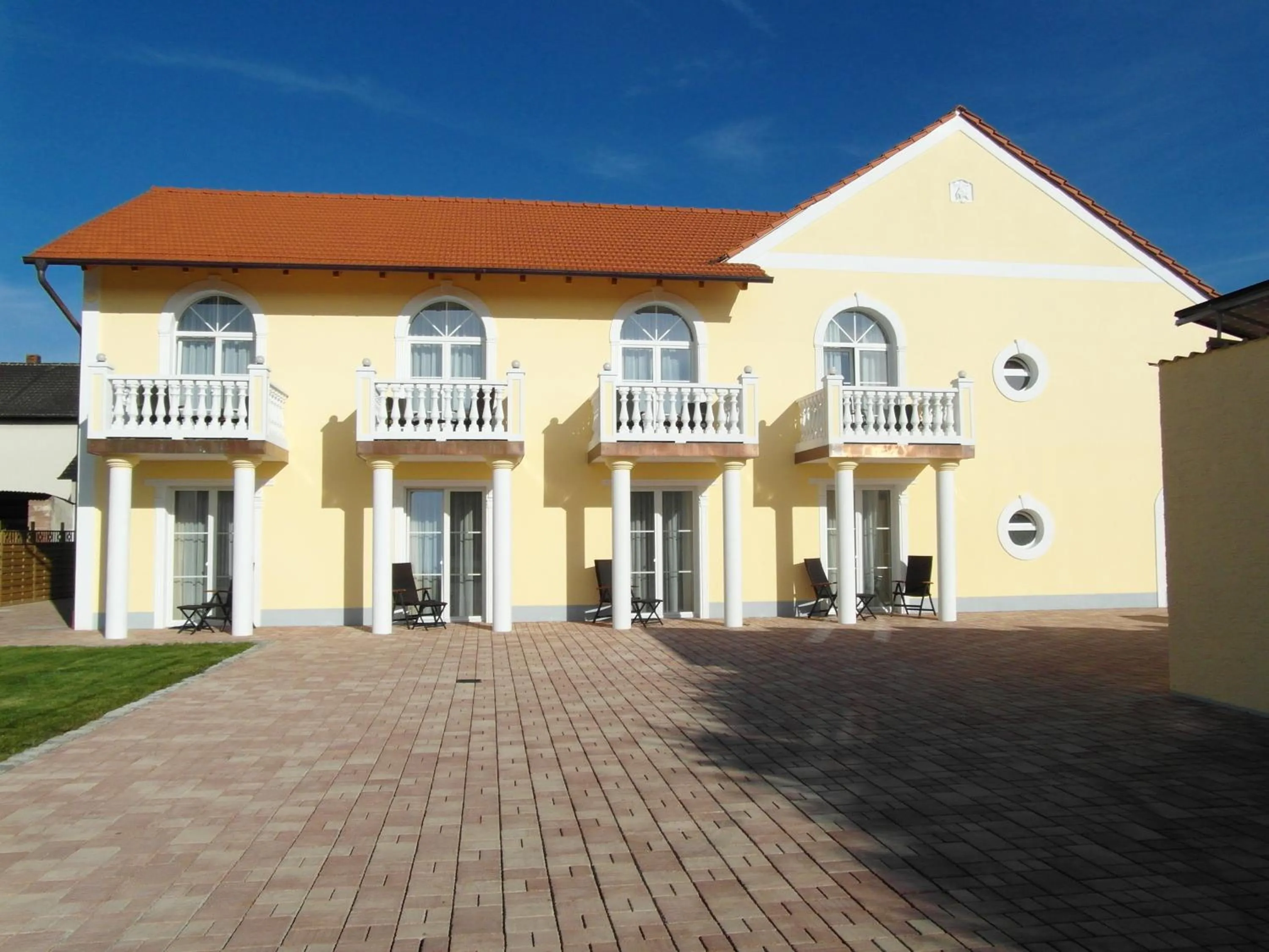 Property building in Hotel Am Donaubogen