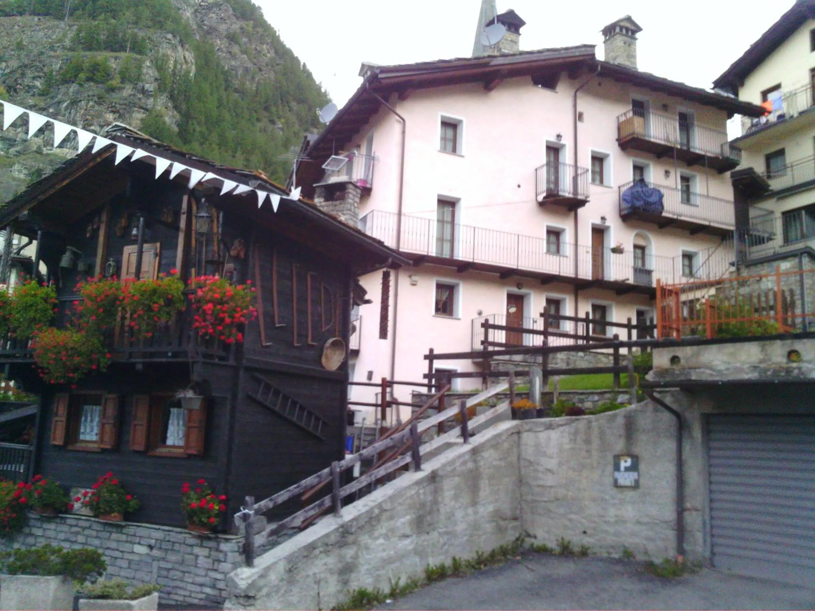 Property building in Casa Valtournenche