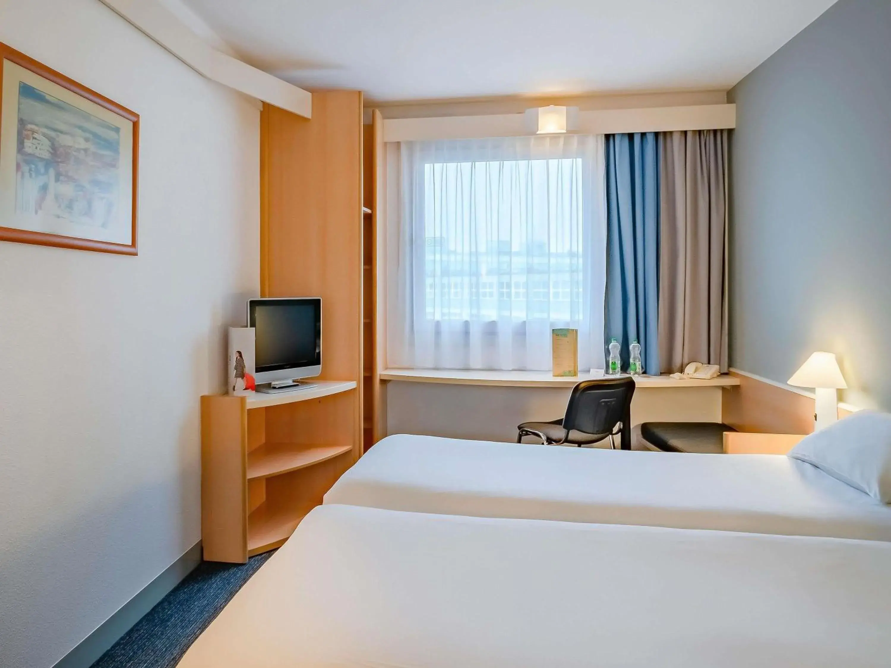 Bedroom, Bed in Ibis Częstochowa Bedroom, Bed in Ibis Częstochowa