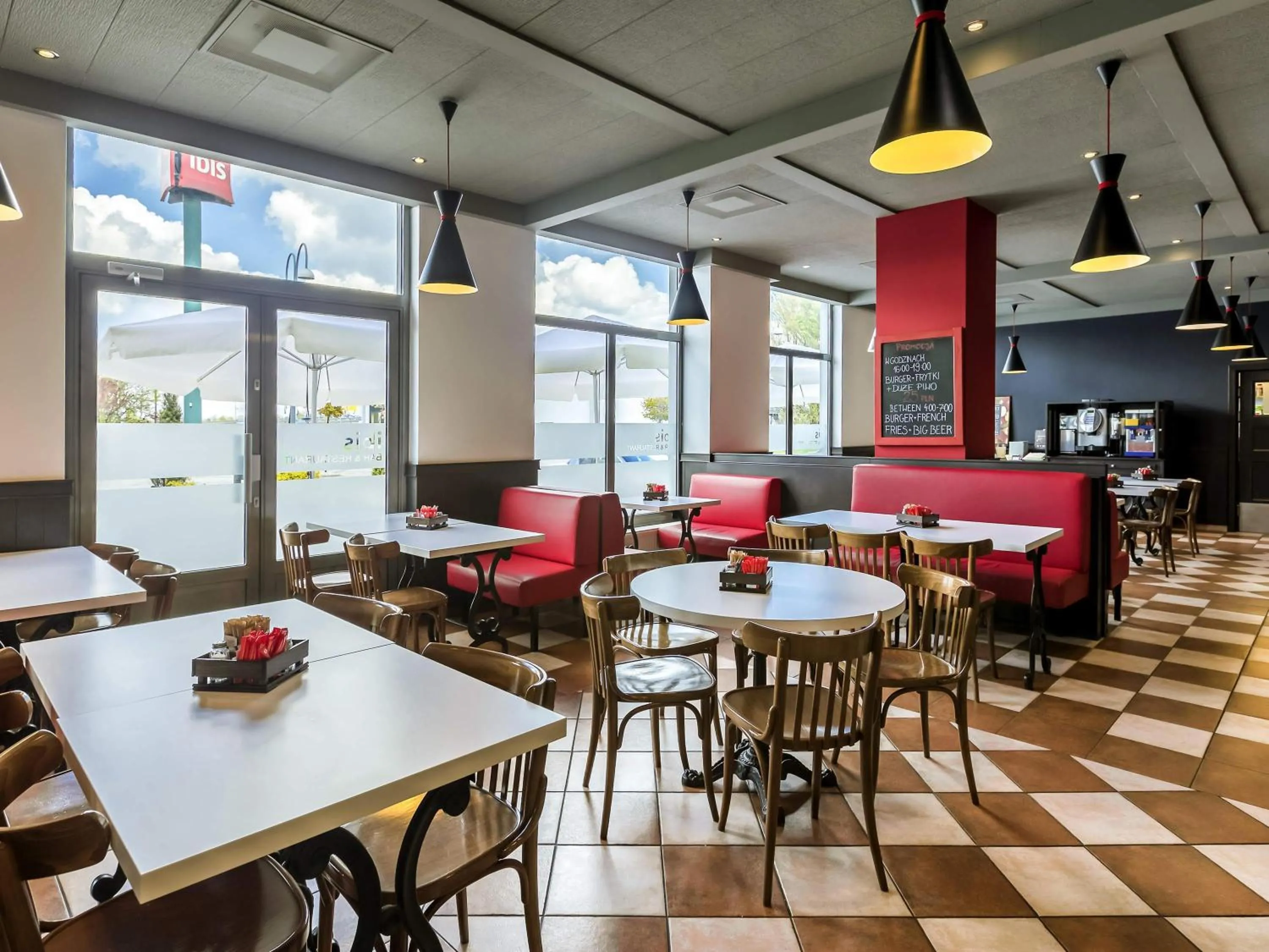 Restaurant/places to eat in Ibis Częstochowa