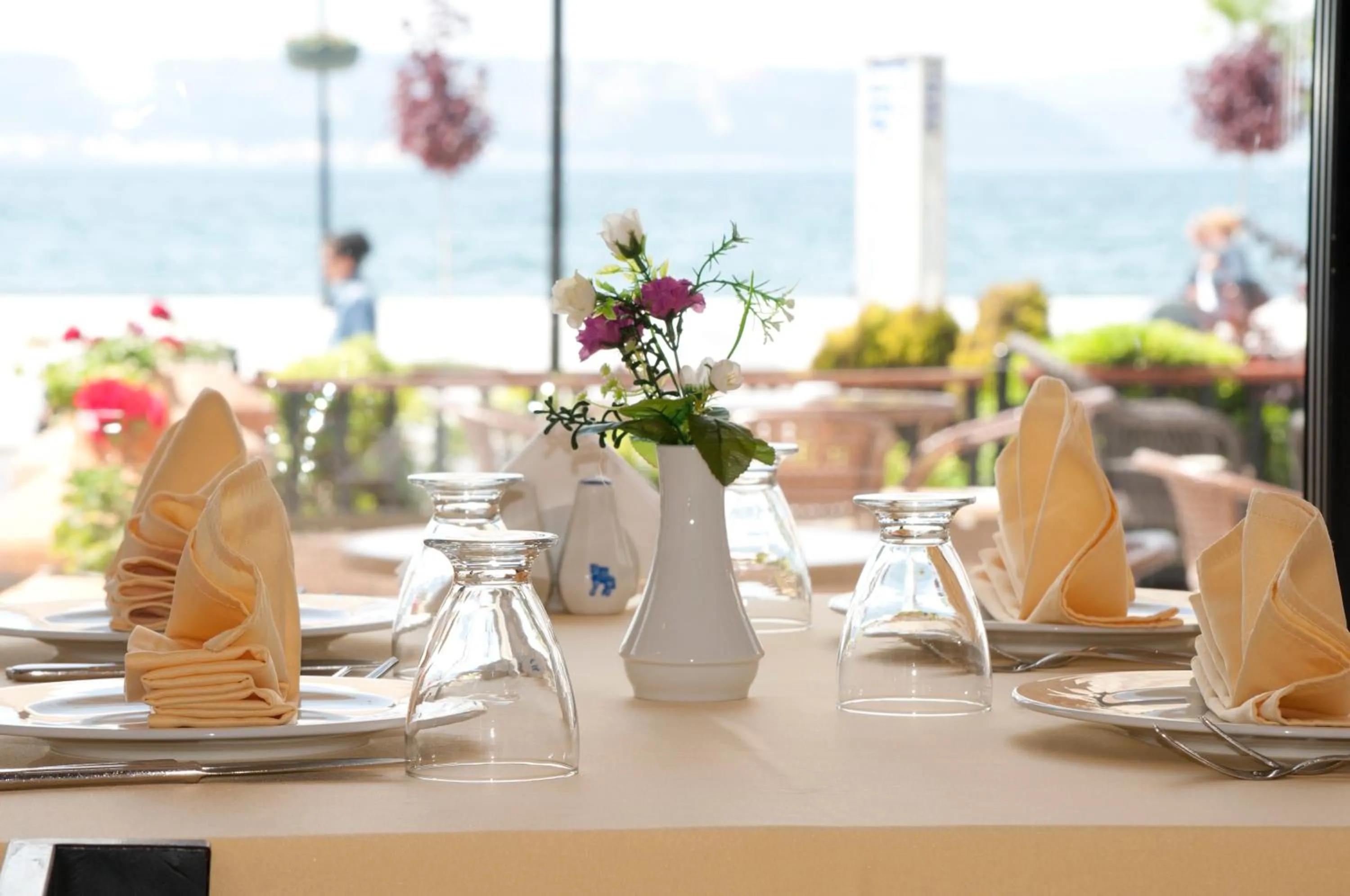 Restaurant/places to eat in Buyuk Truva Hotel