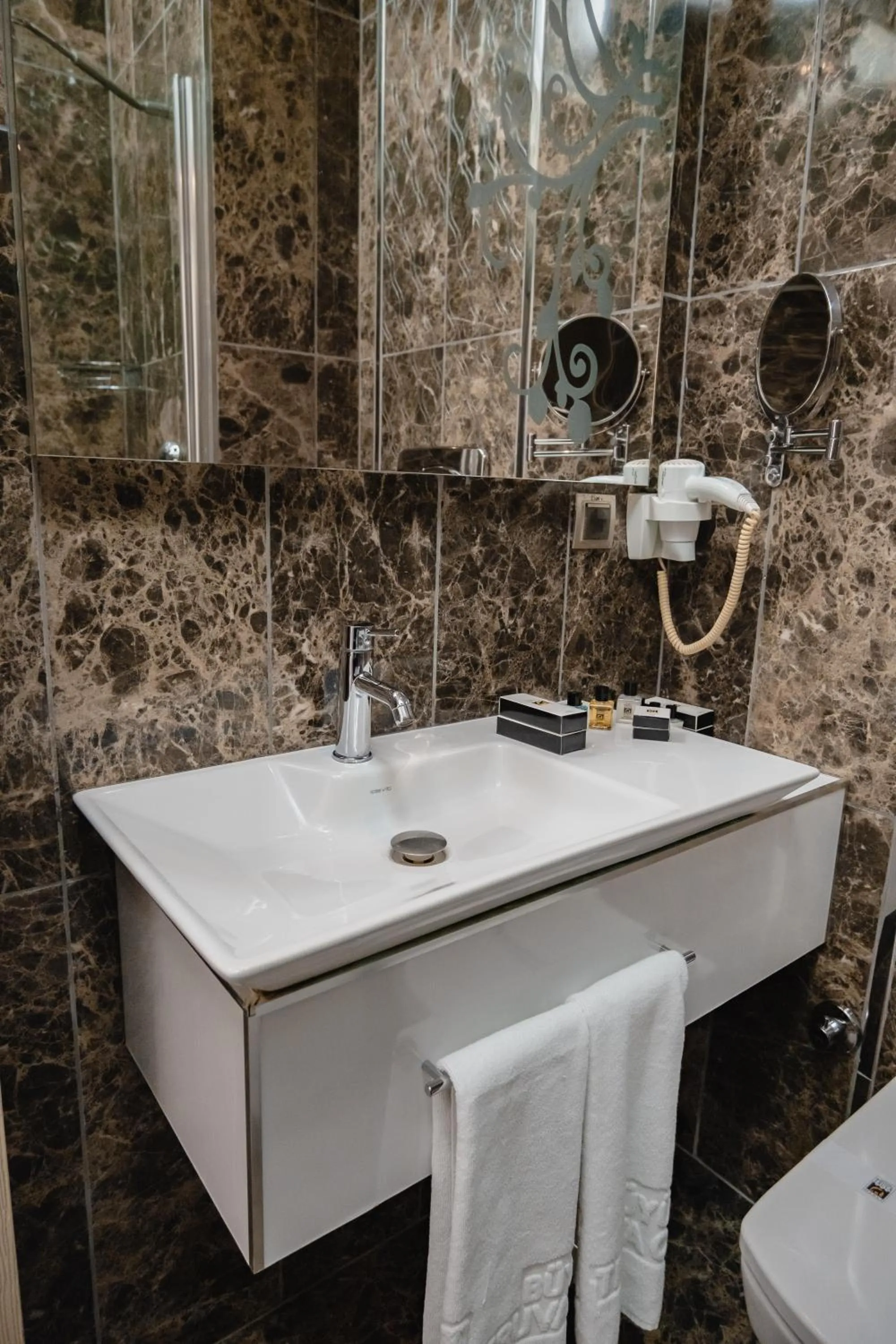 Property building in Buyuk Truva Hotel