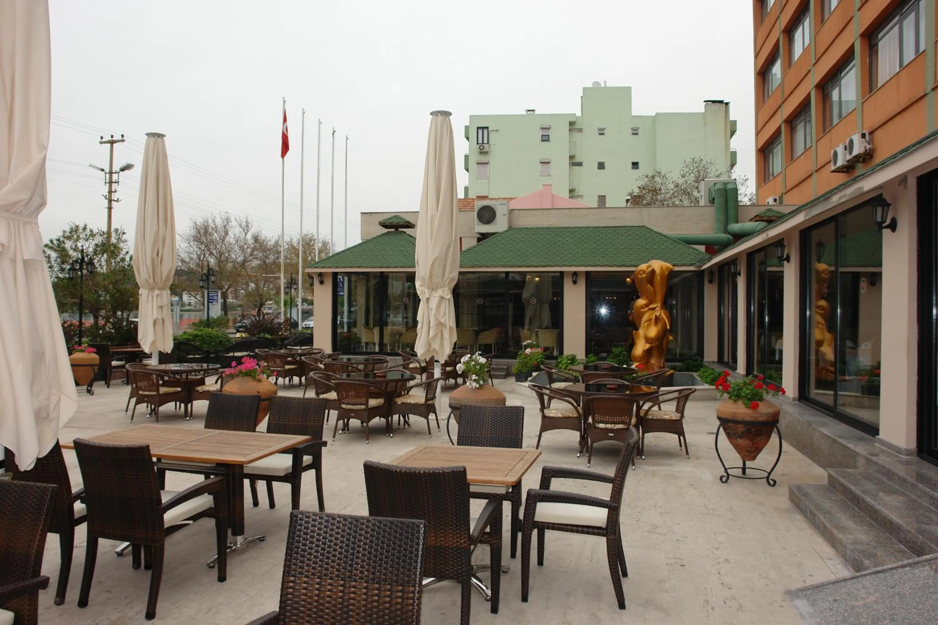 Restaurant/places to eat in Buyuk Truva Hotel