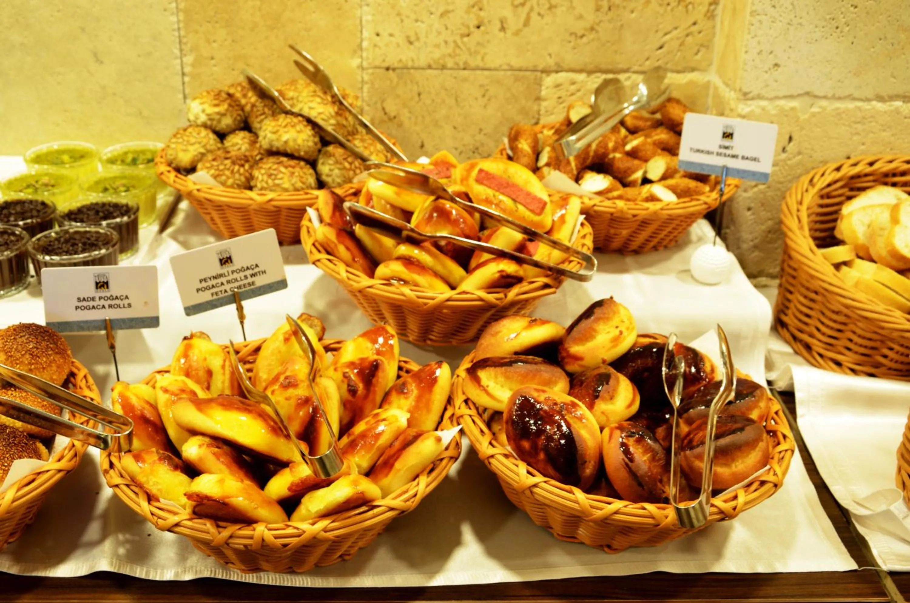 Restaurant/places to eat in Buyuk Truva Hotel