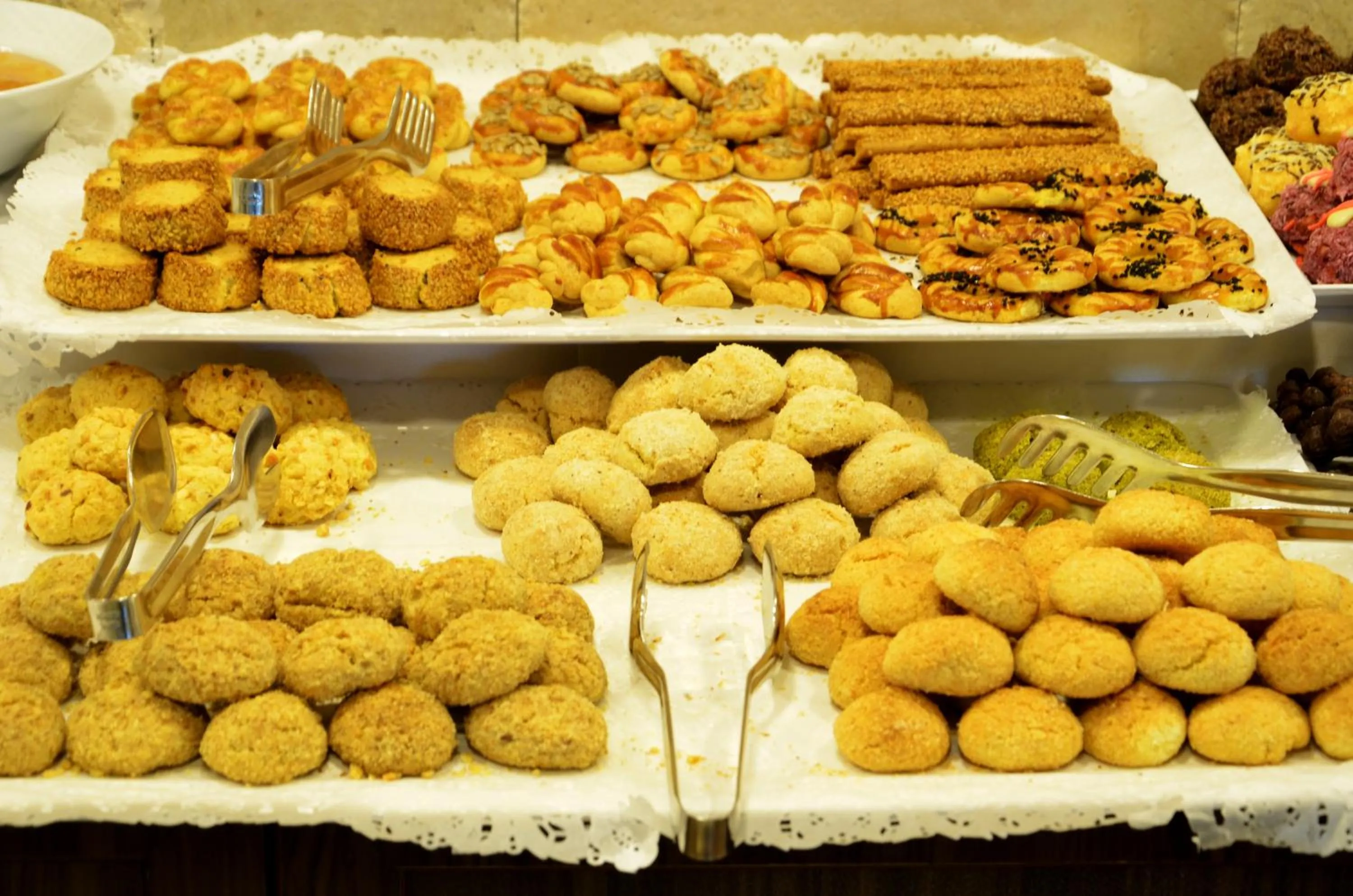 Restaurant/places to eat in Buyuk Truva Hotel