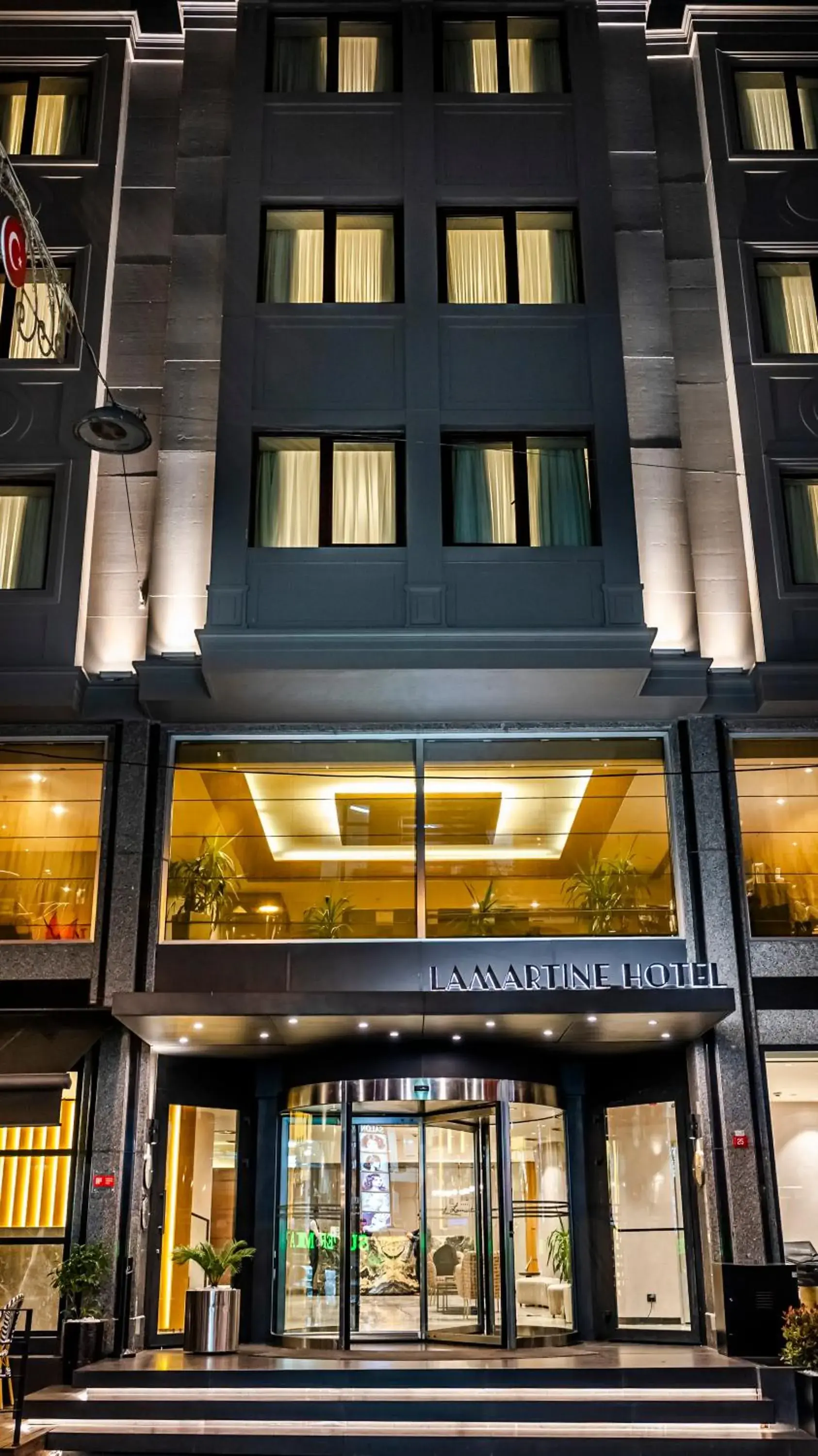 Property building in Lamartine Hotel Property building in Lamartine Hotel