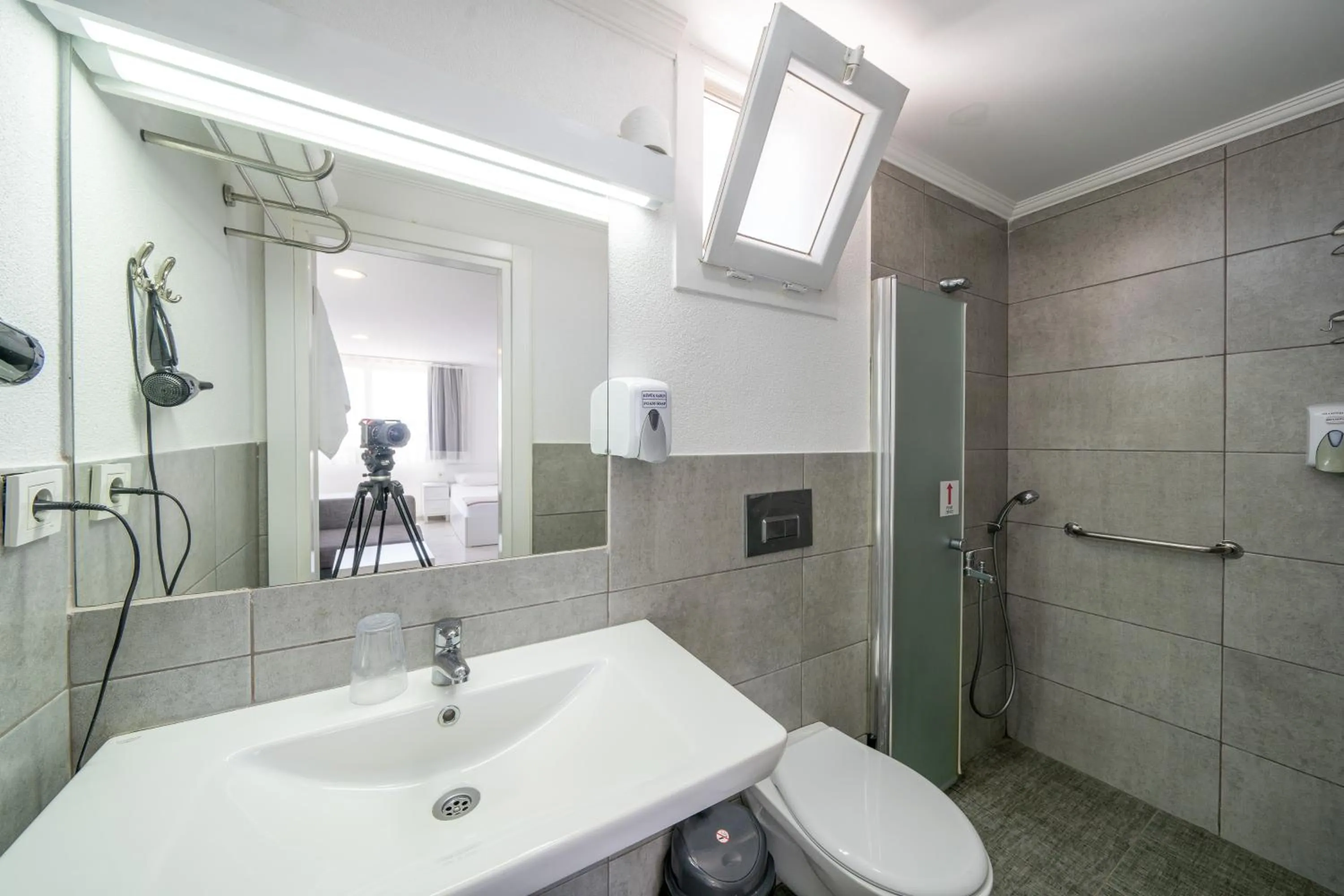 Bathroom in Artunc Hotel Bodrum