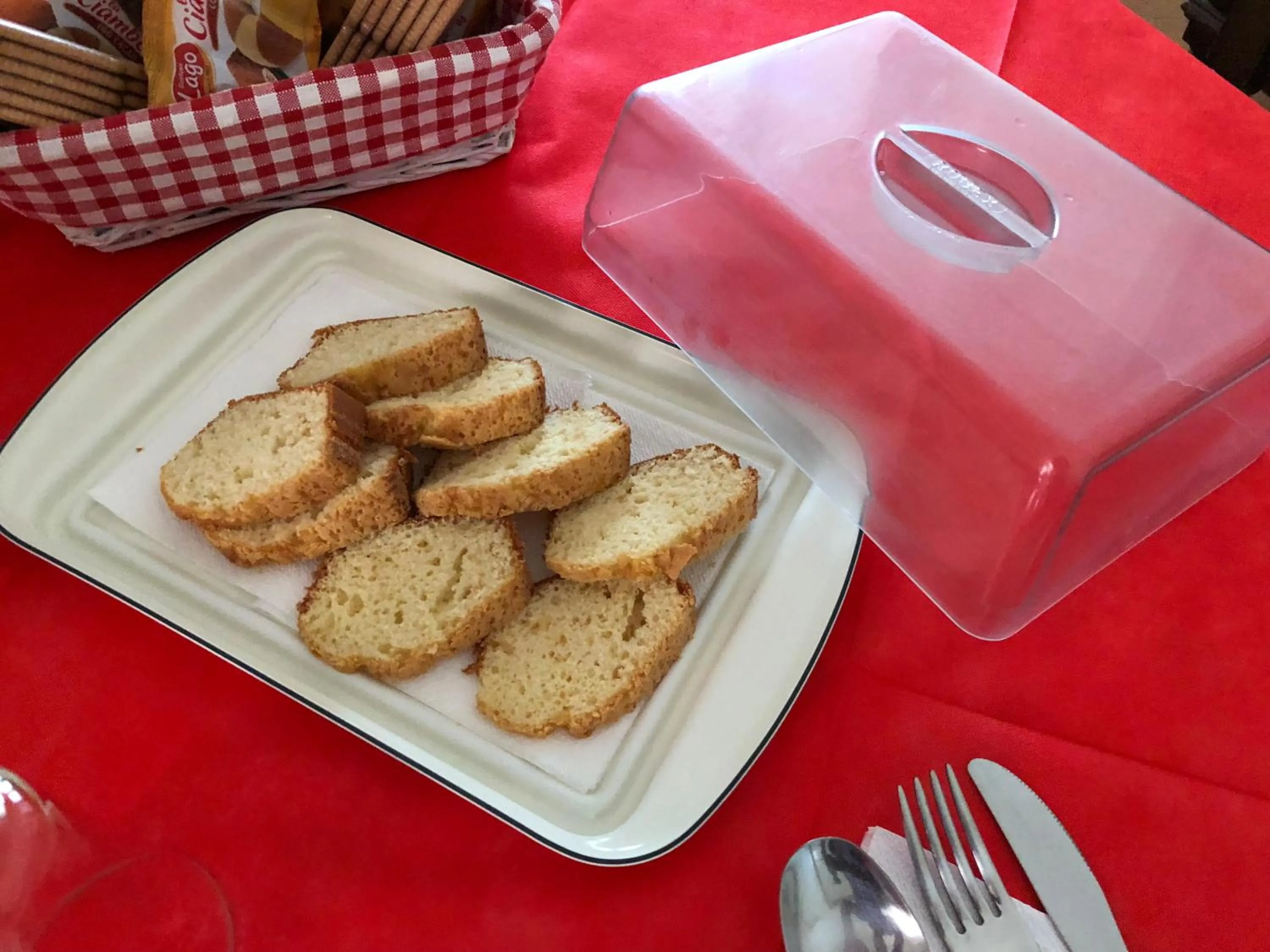 Breakfast in Villa Cenzina