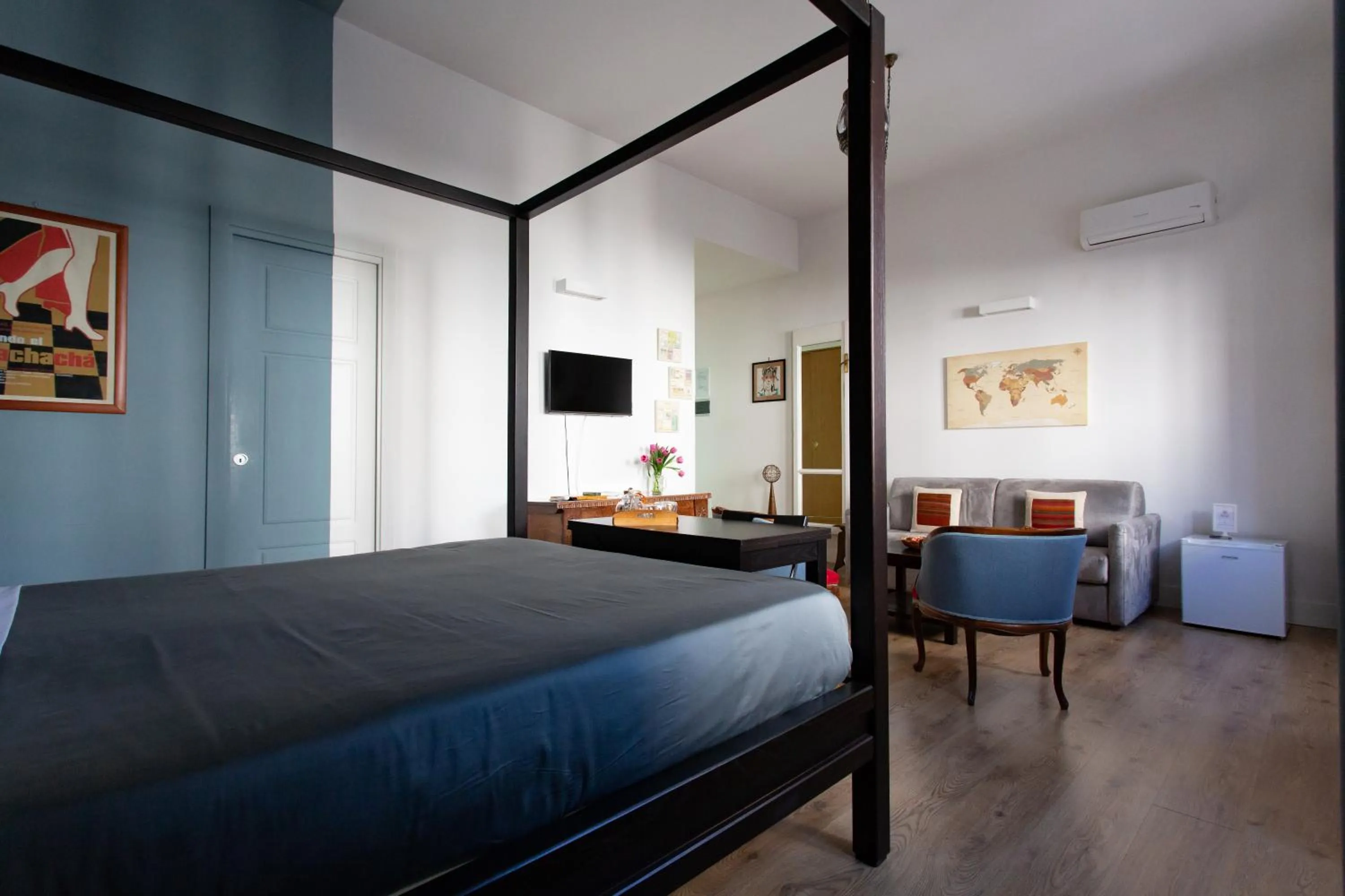 Photo of the whole room, Bed in Napoli Bonita b&b