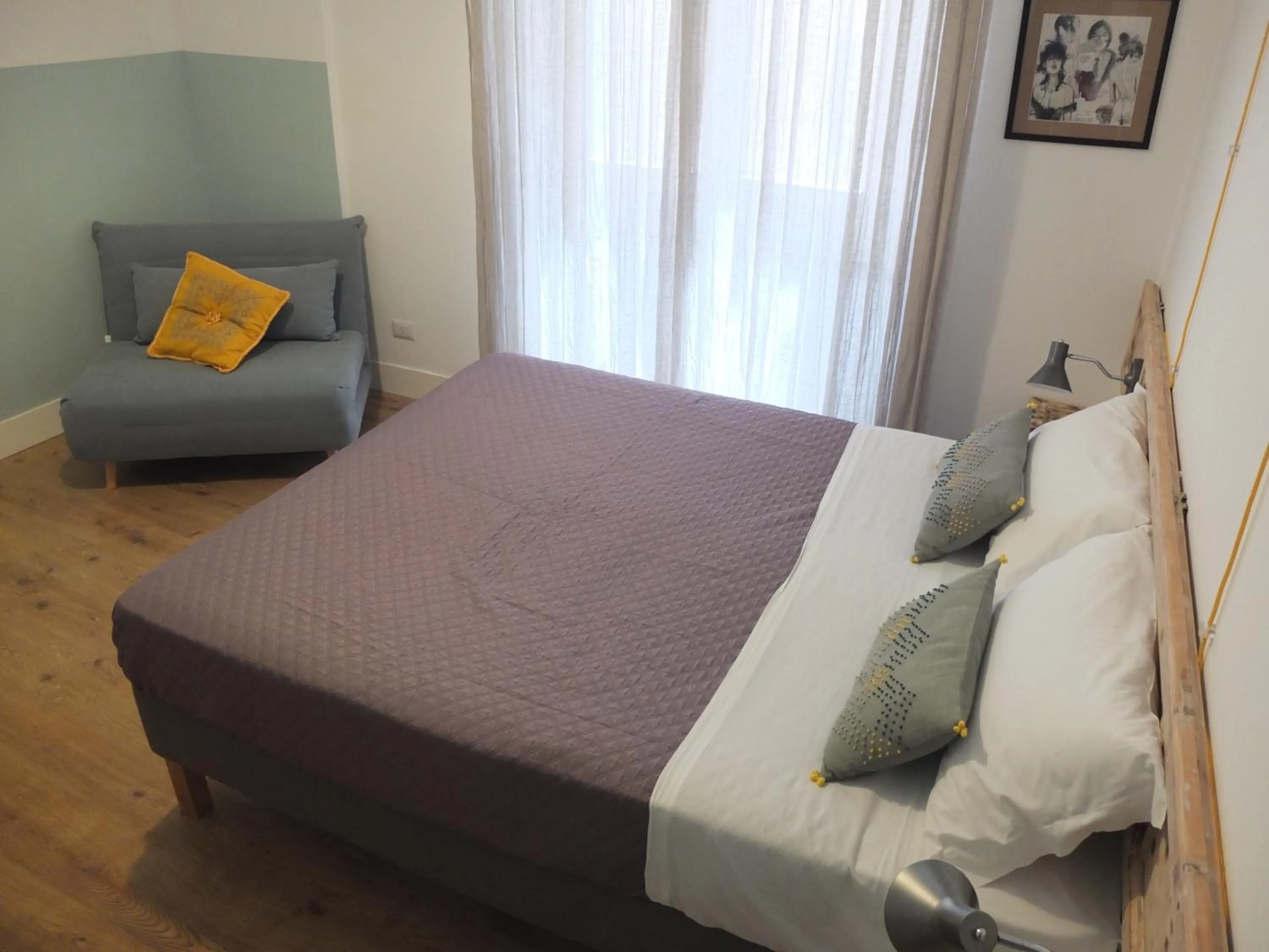 Photo of the whole room, Bed in Napoli Bonita b&b