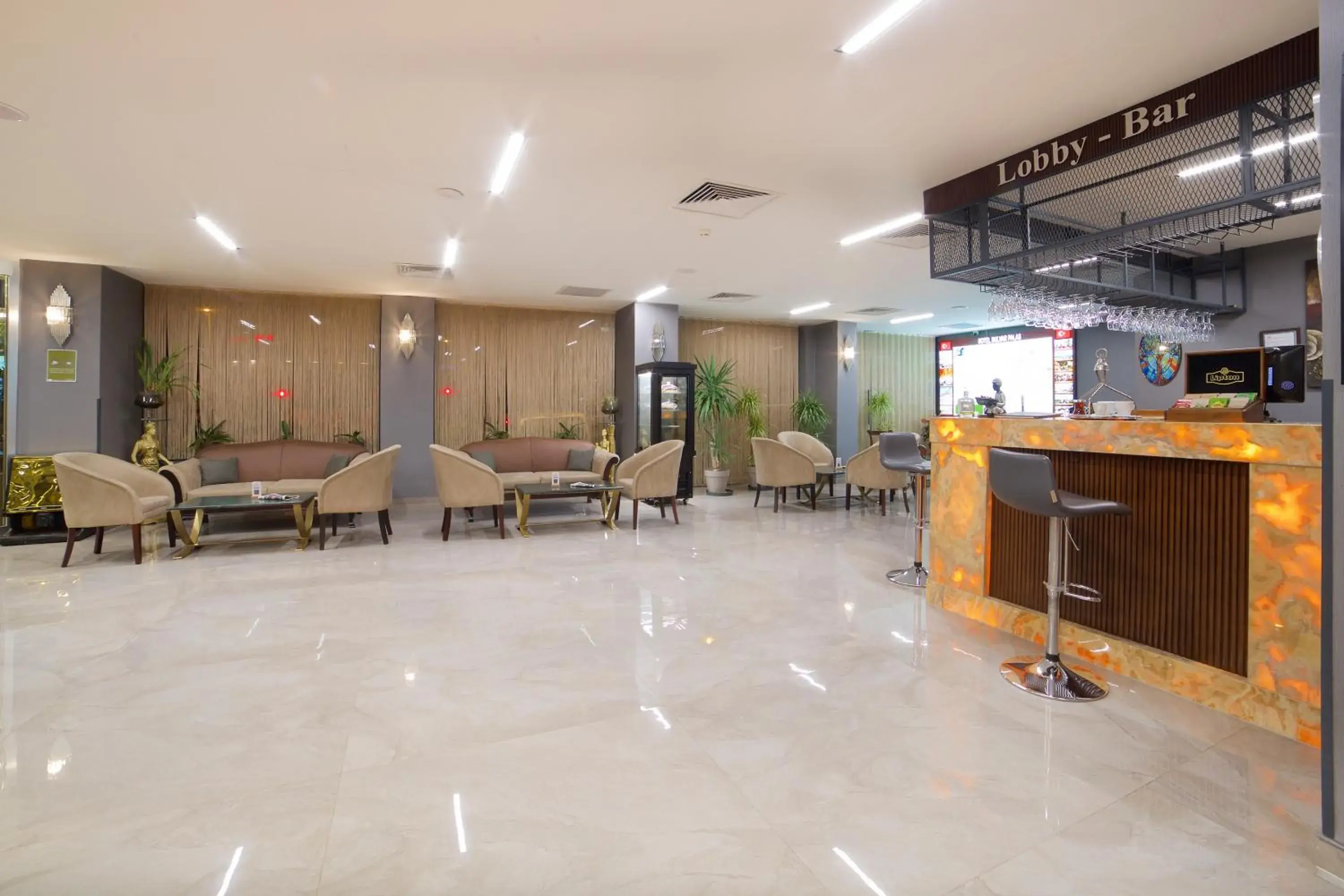 Lobby or reception in Hotel Bulvar Palas Lobby or reception in Hotel Bulvar Palas