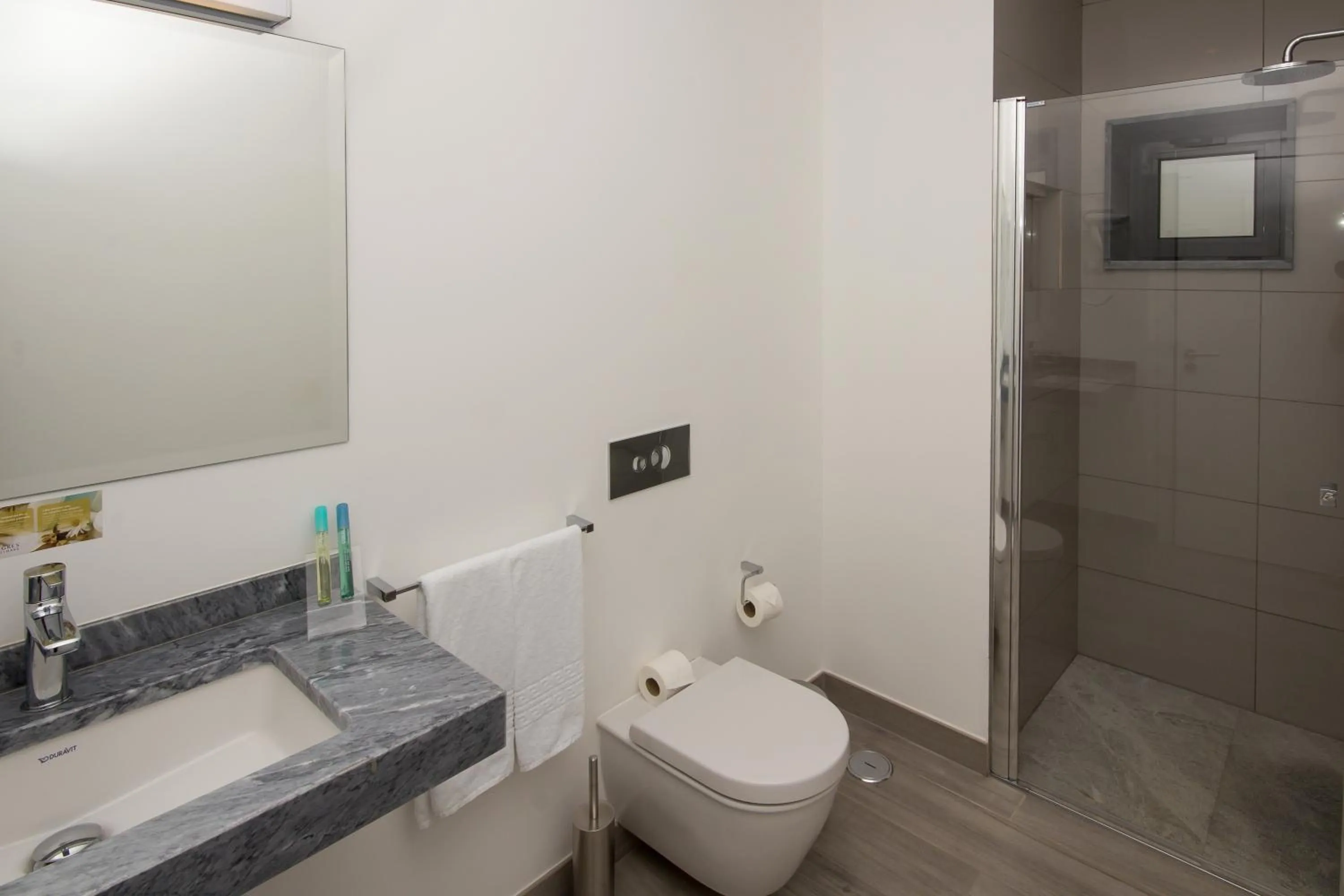 Shower in Mareta Beach House - Boutique Residence