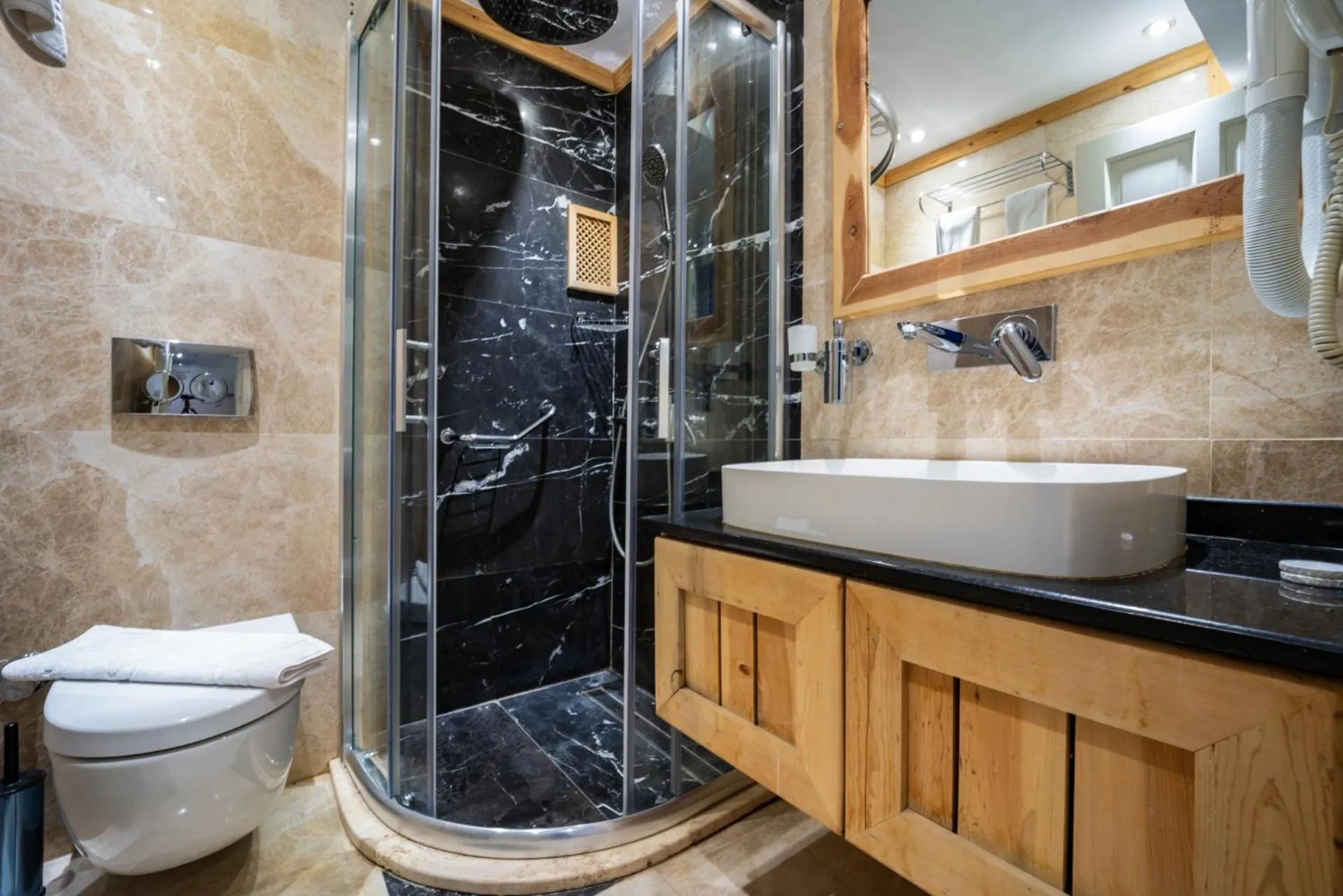 Shower in Elixir Hotel