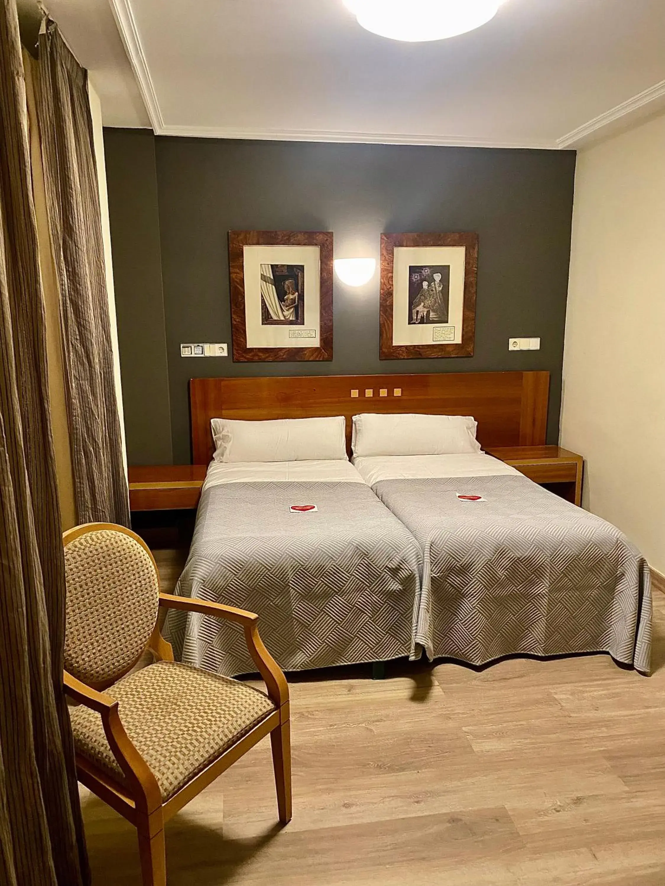 Bedroom, Bed in Hotel Paris Centro Bedroom, Bed in Hotel Paris Centro