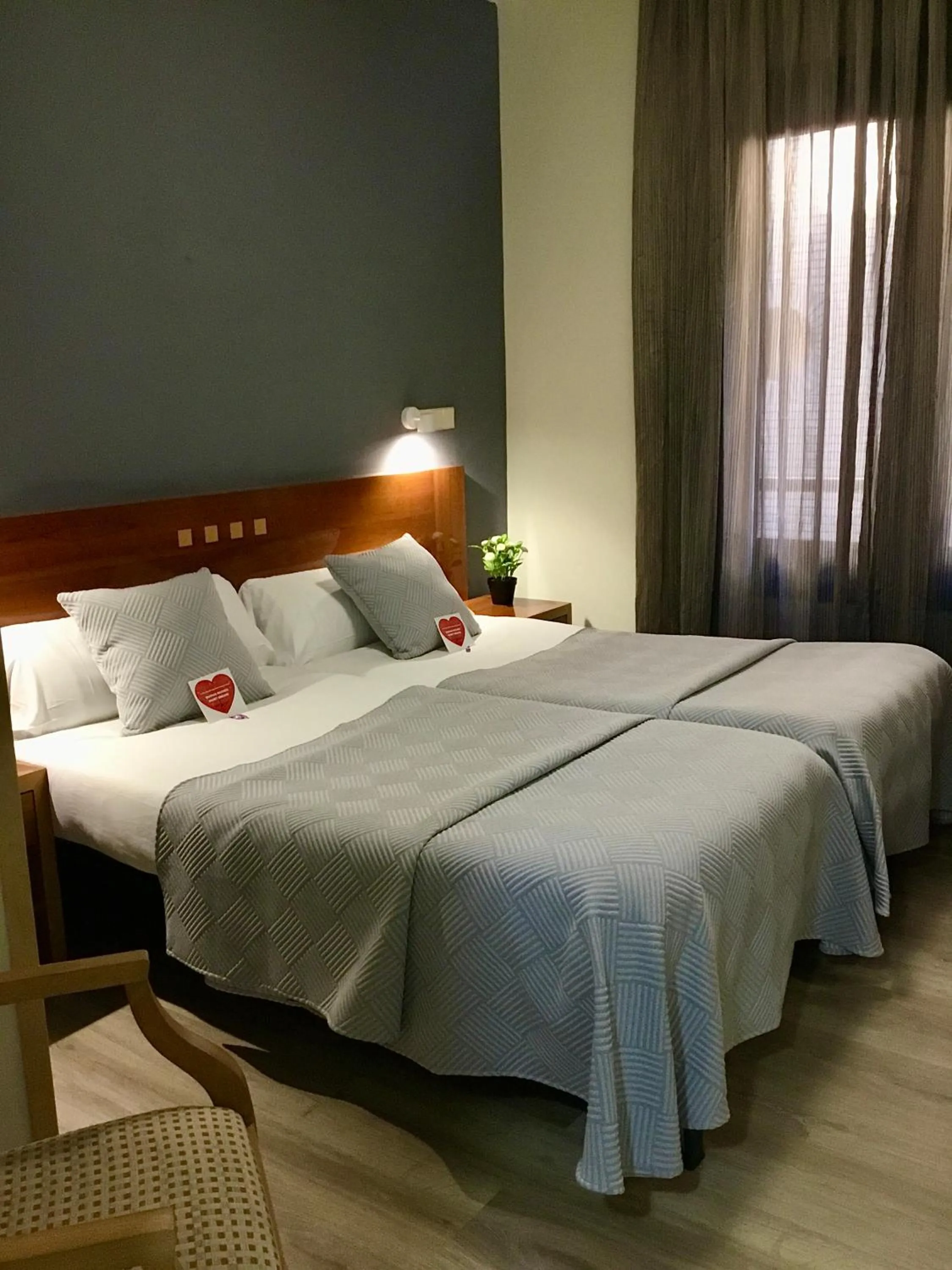 Bedroom, Bed in Hotel Paris Centro