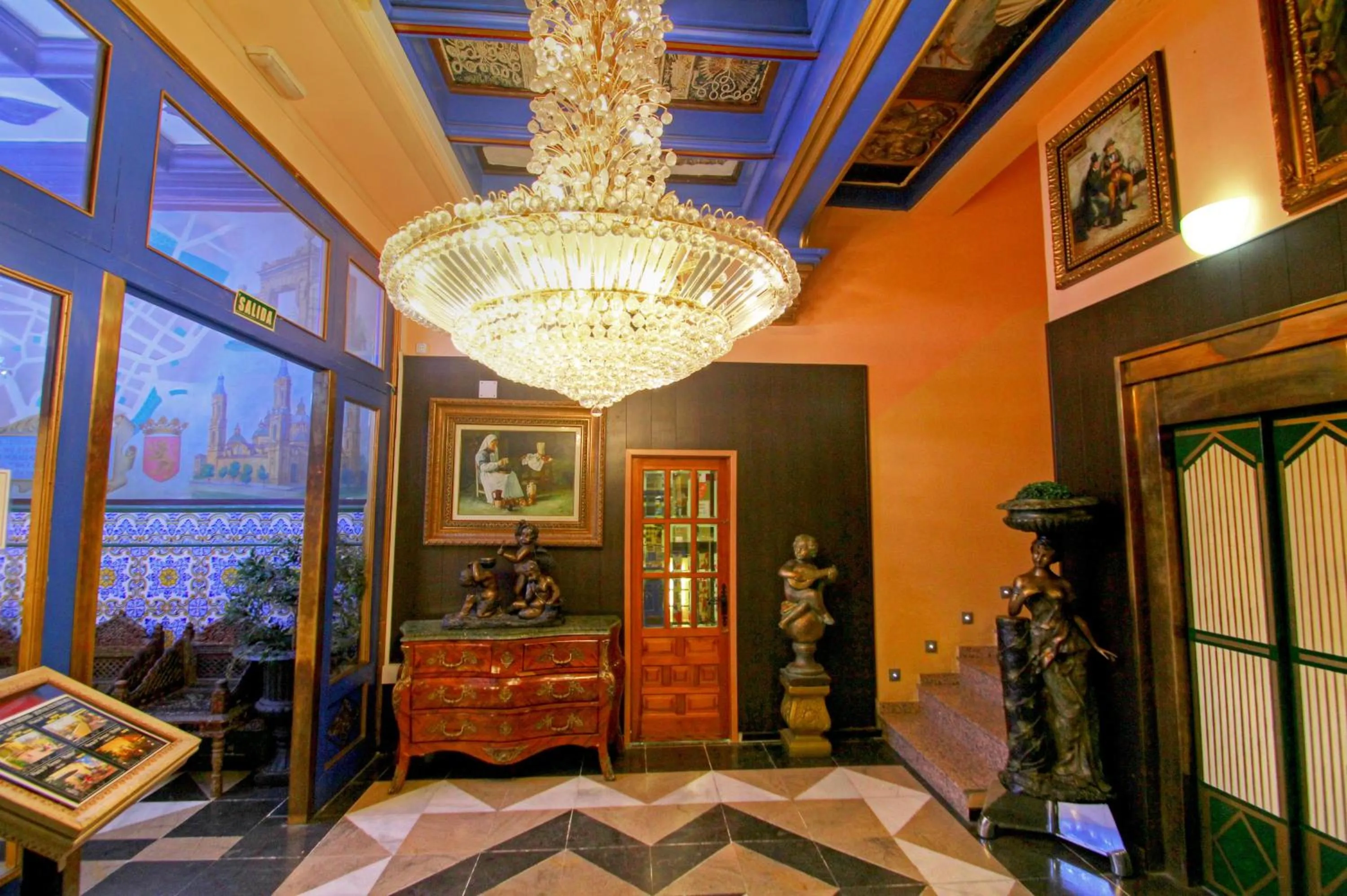 Lobby or reception in Hotel Paris Centro