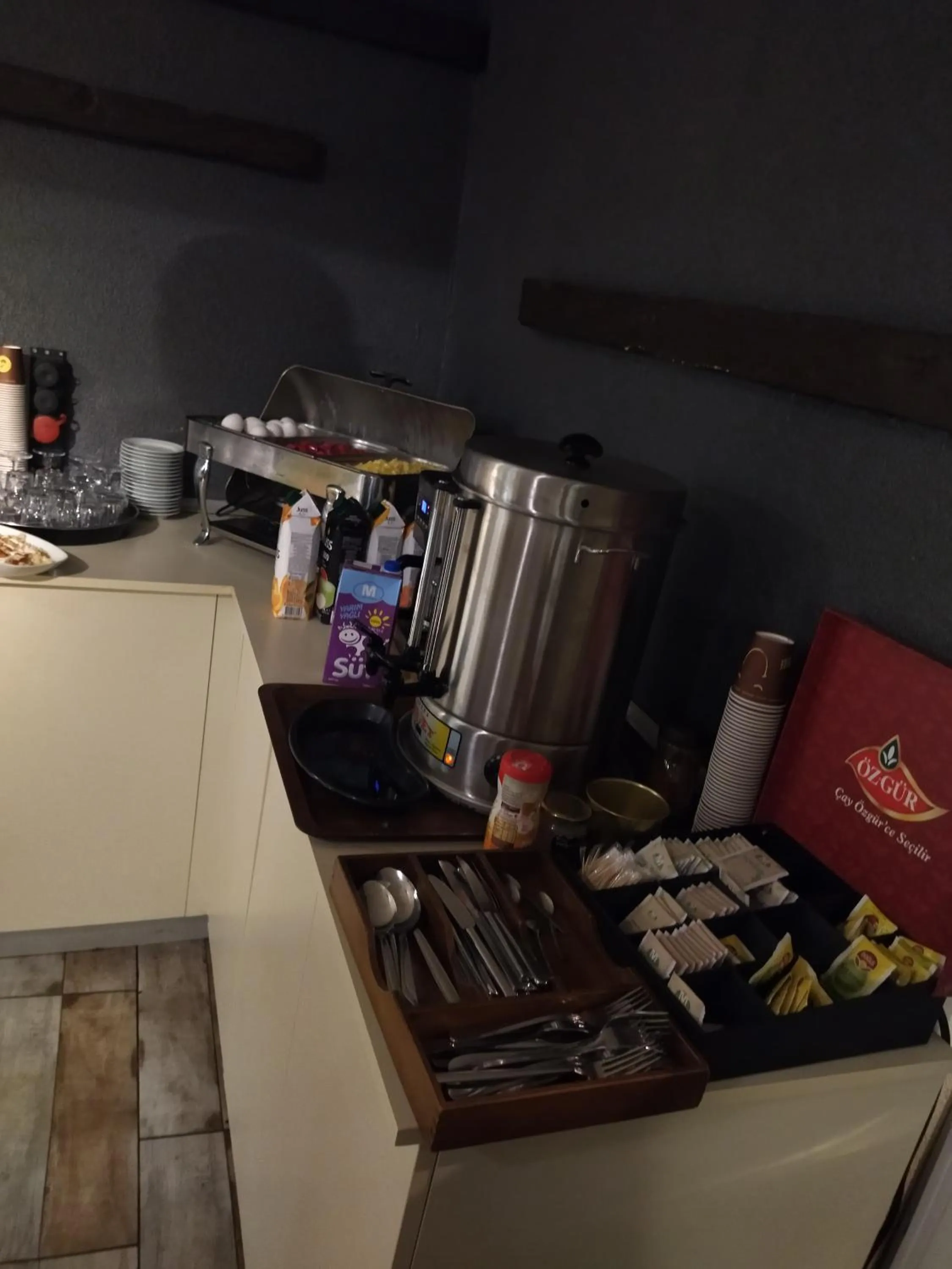 Restaurant/places to eat in The Constantine Hotel