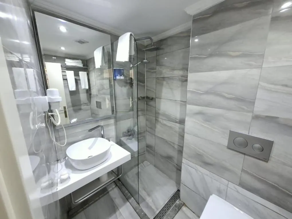 Photo of the whole room in The Constantine Hotel