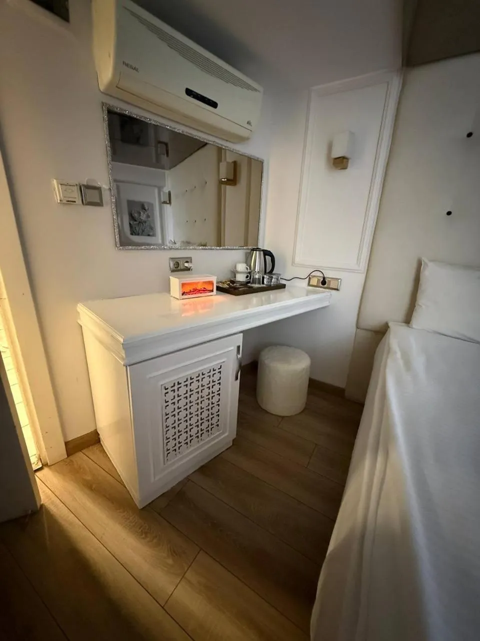 Bed in The Constantine Hotel