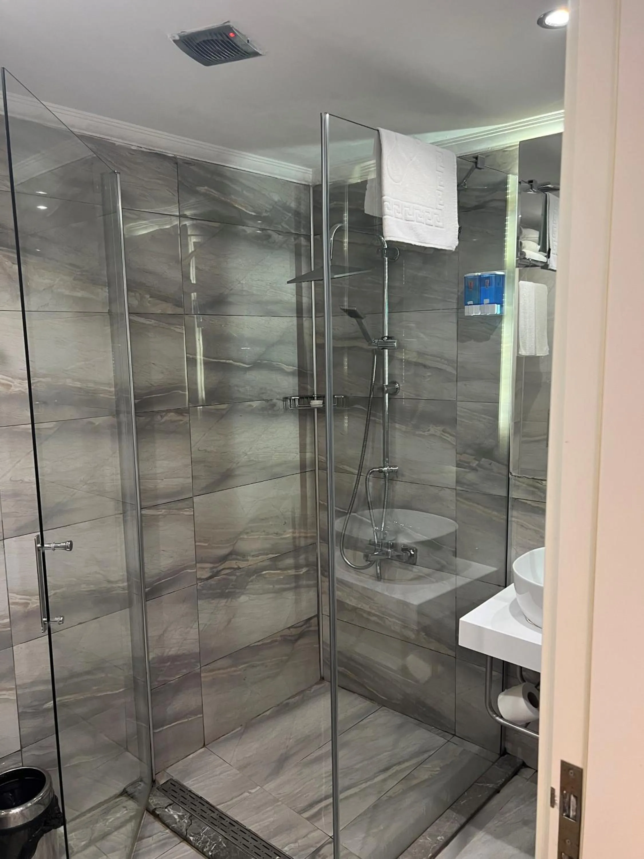 Shower in The Constantine Hotel