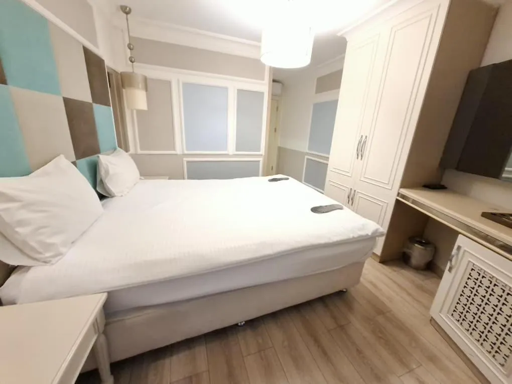 Photo of the whole room, Bed in The Constantine Hotel