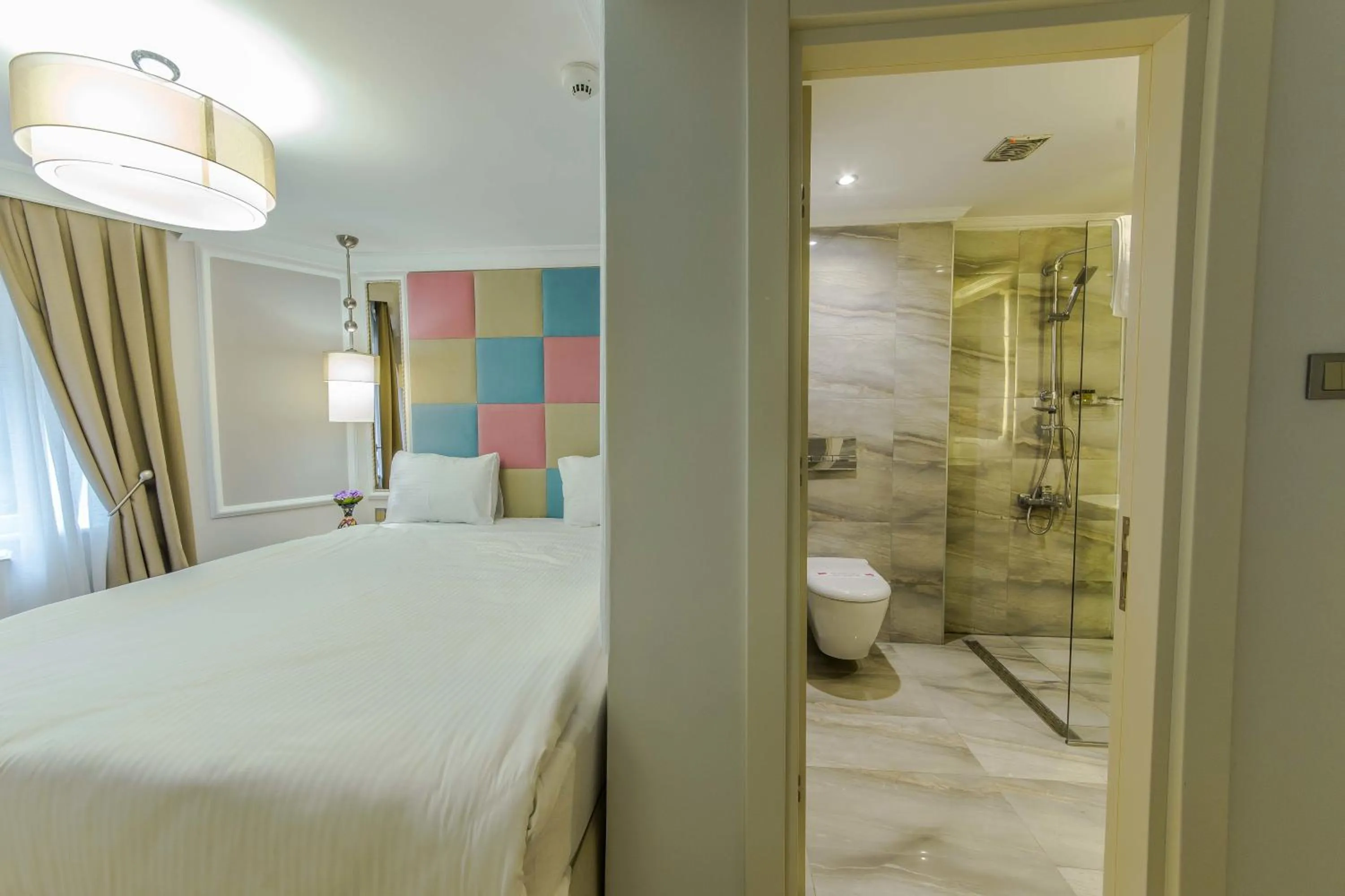 Toilet in The Constantine Hotel