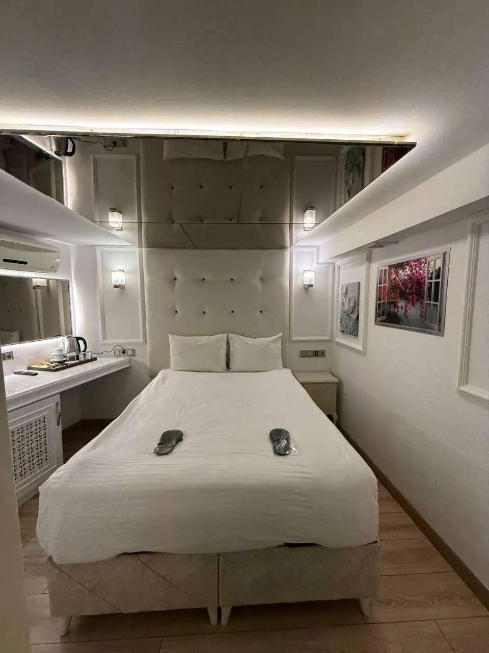 Bed in The Constantine Hotel