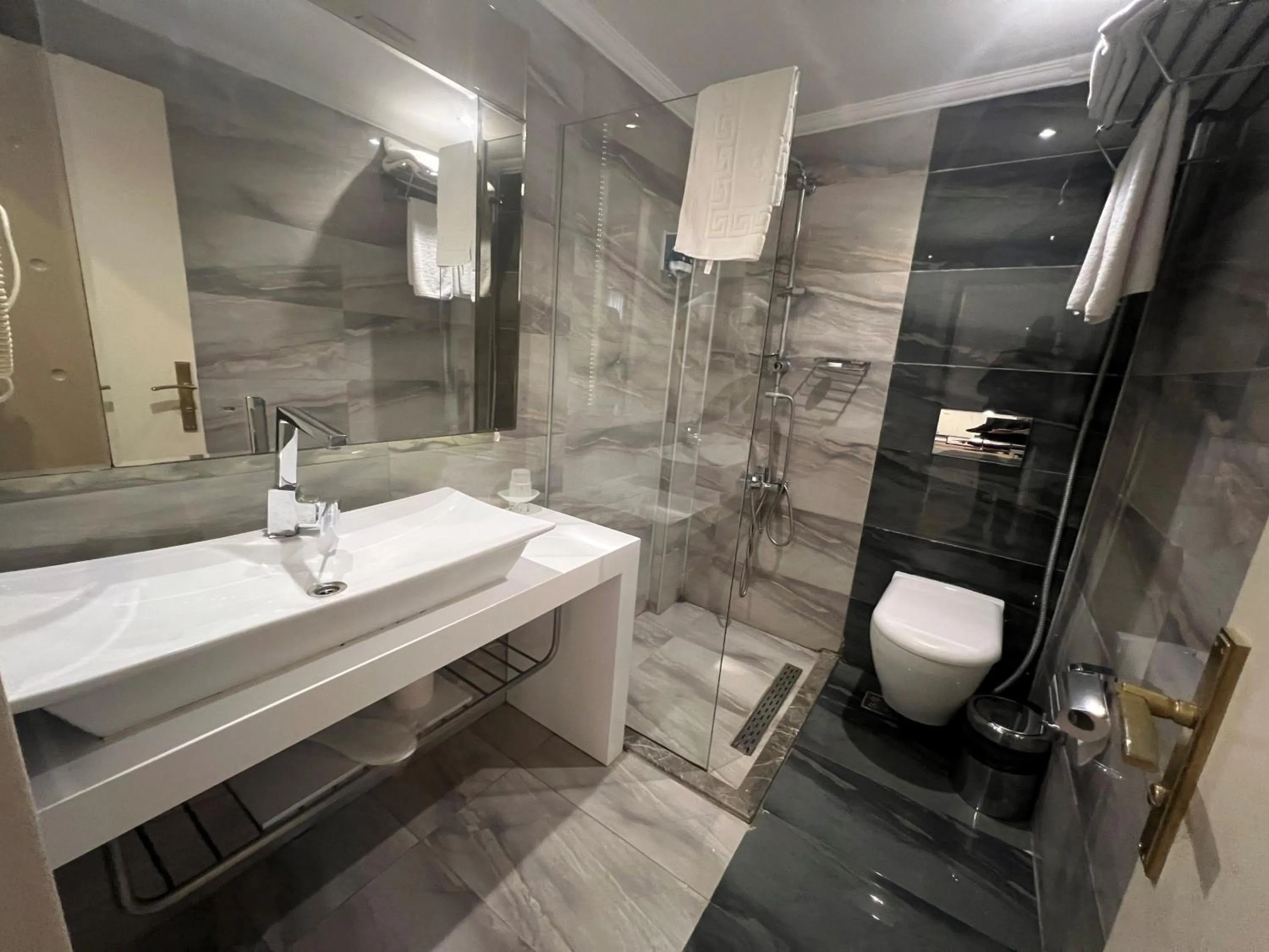 Shower in The Constantine Hotel