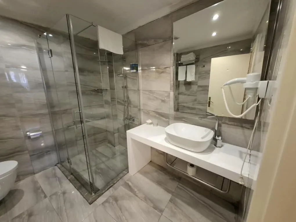 Bathroom in The Constantine Hotel