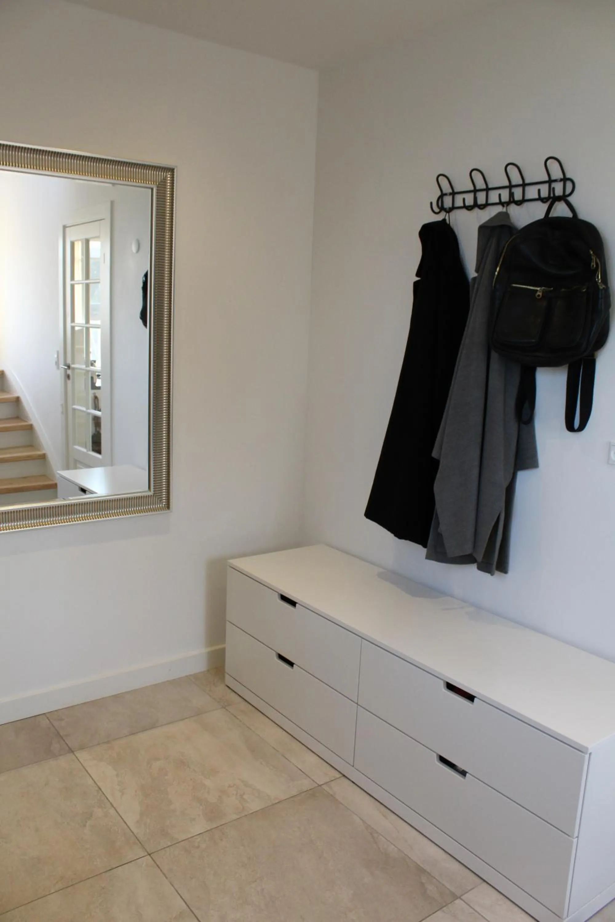 Lobby or reception in Close But Quiet