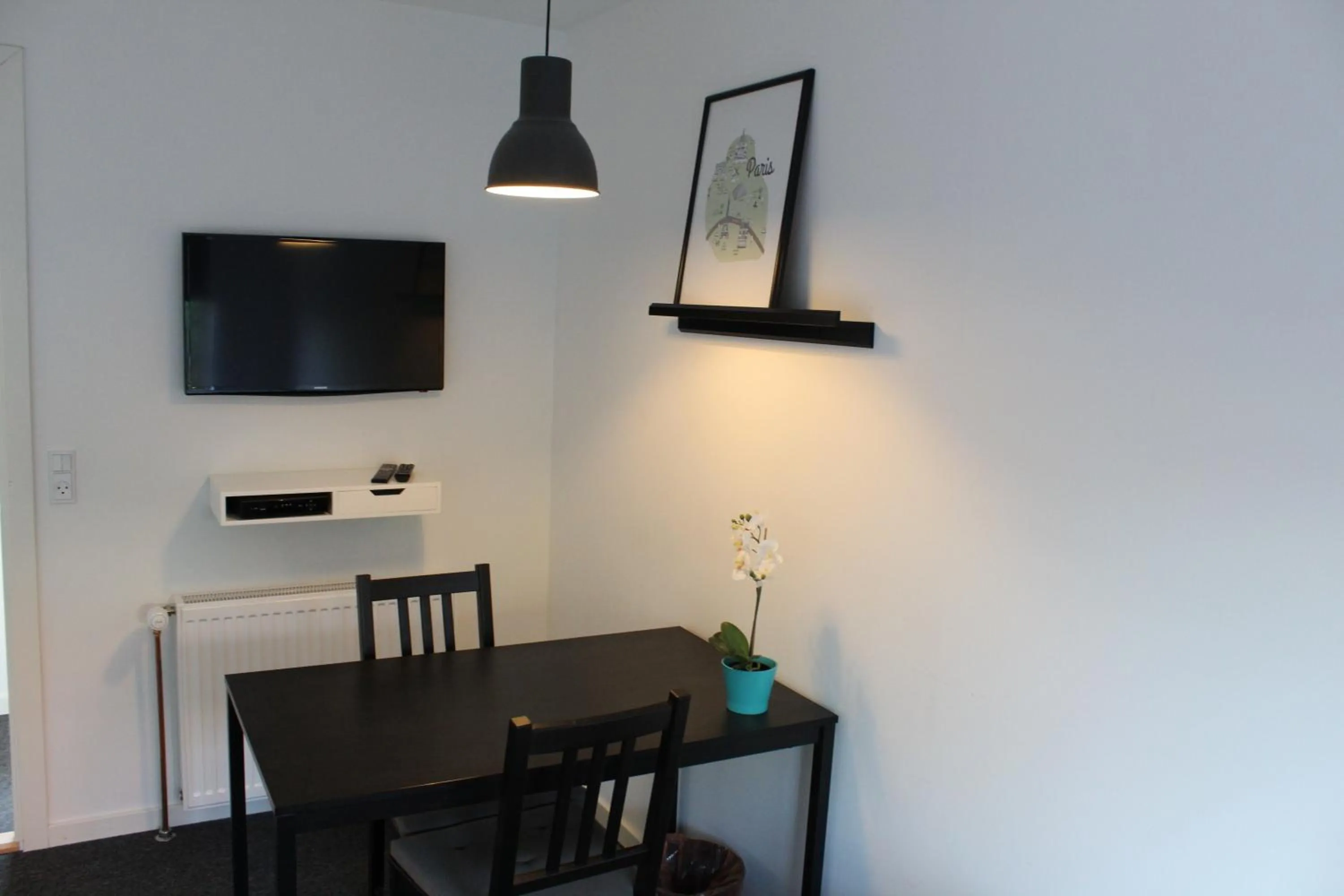 Decorative detail in Close But Quiet