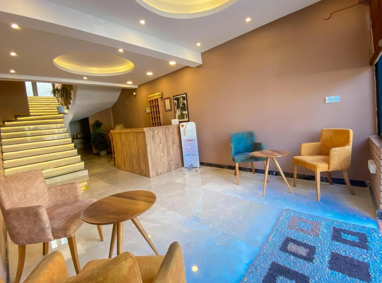 Lobby or reception in Nur Suites & Hotels