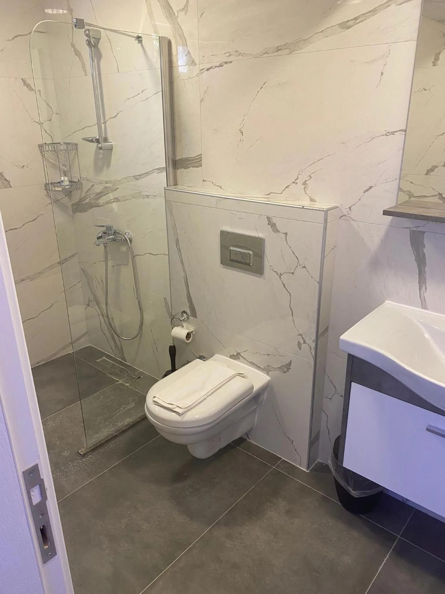 Bathroom in Nur Suites & Hotels