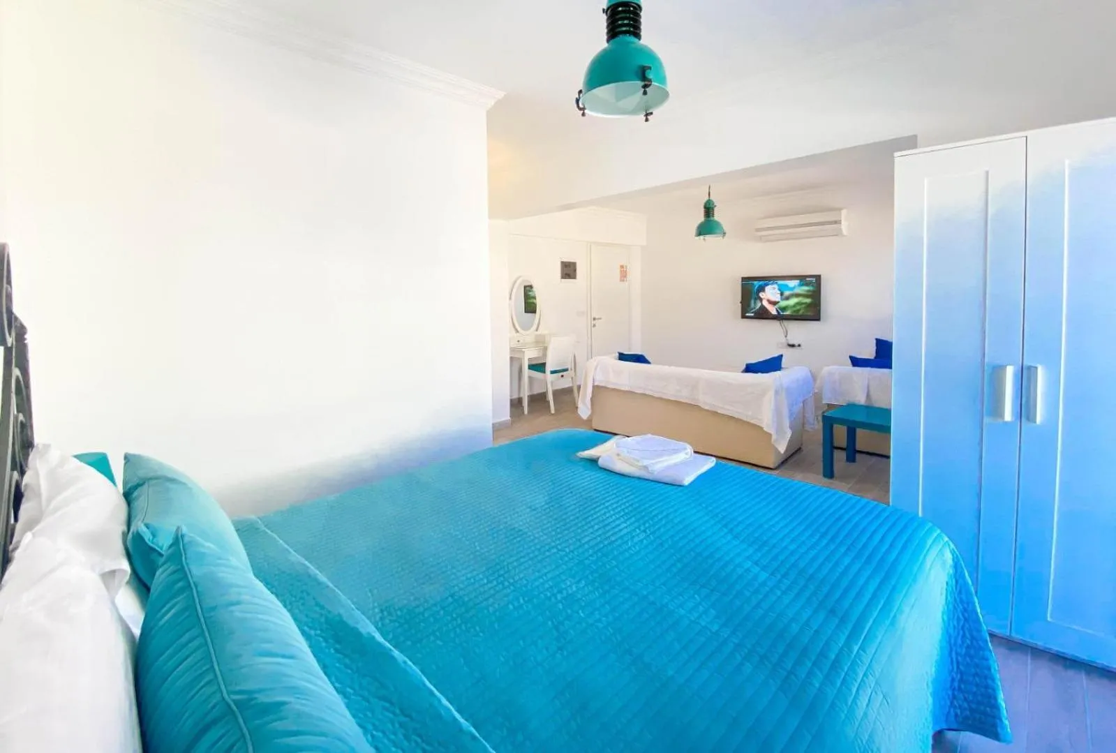 Photo of the whole room, Bed in Nur Suites & Hotels